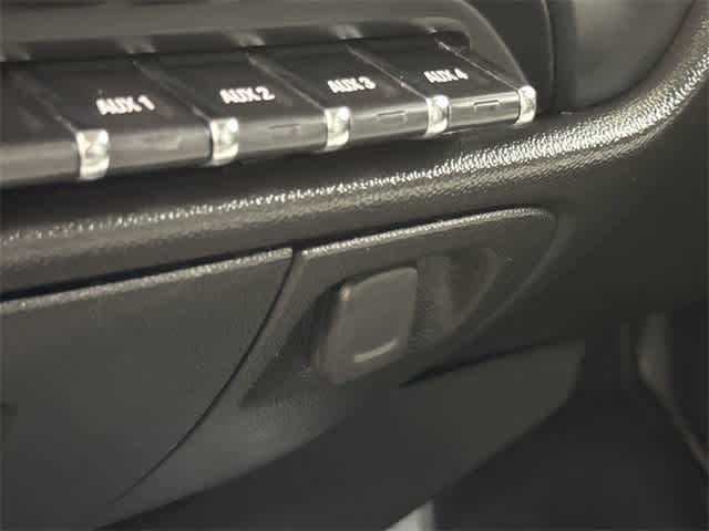 Thumbnail: 2019 Chevrolet Silverado 2500 - 25