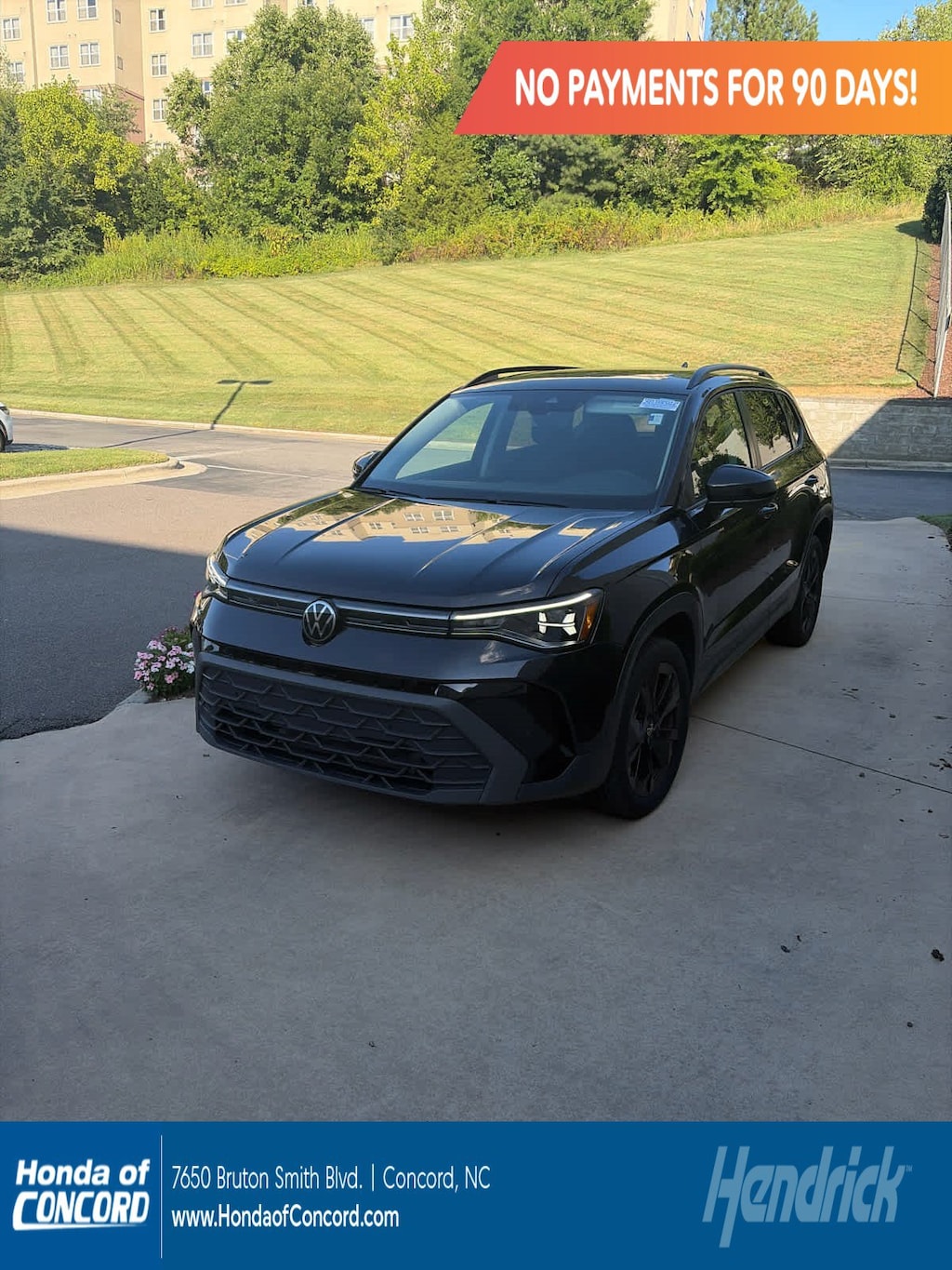 Used 2025 Volkswagen Taos SE Black SUV