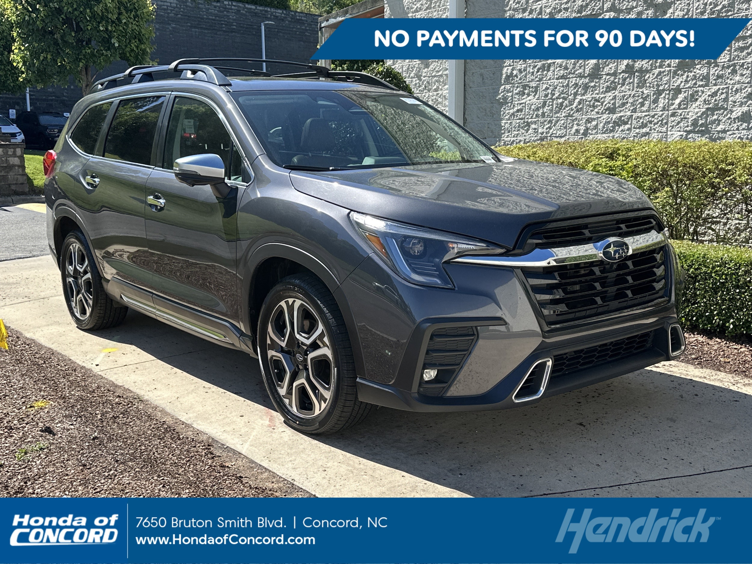 2023 Subaru Ascent Touring's photo