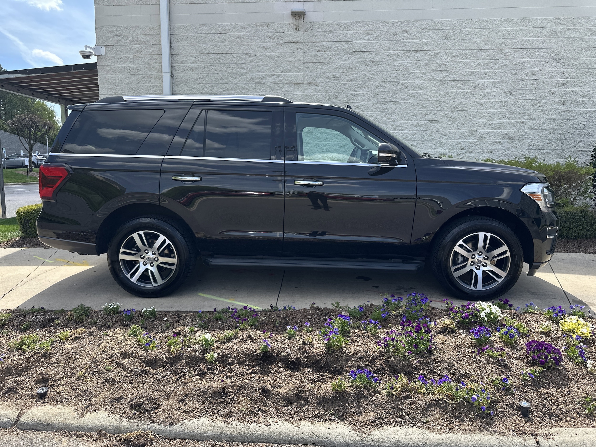 2024 Ford Expedition Limited photo 3