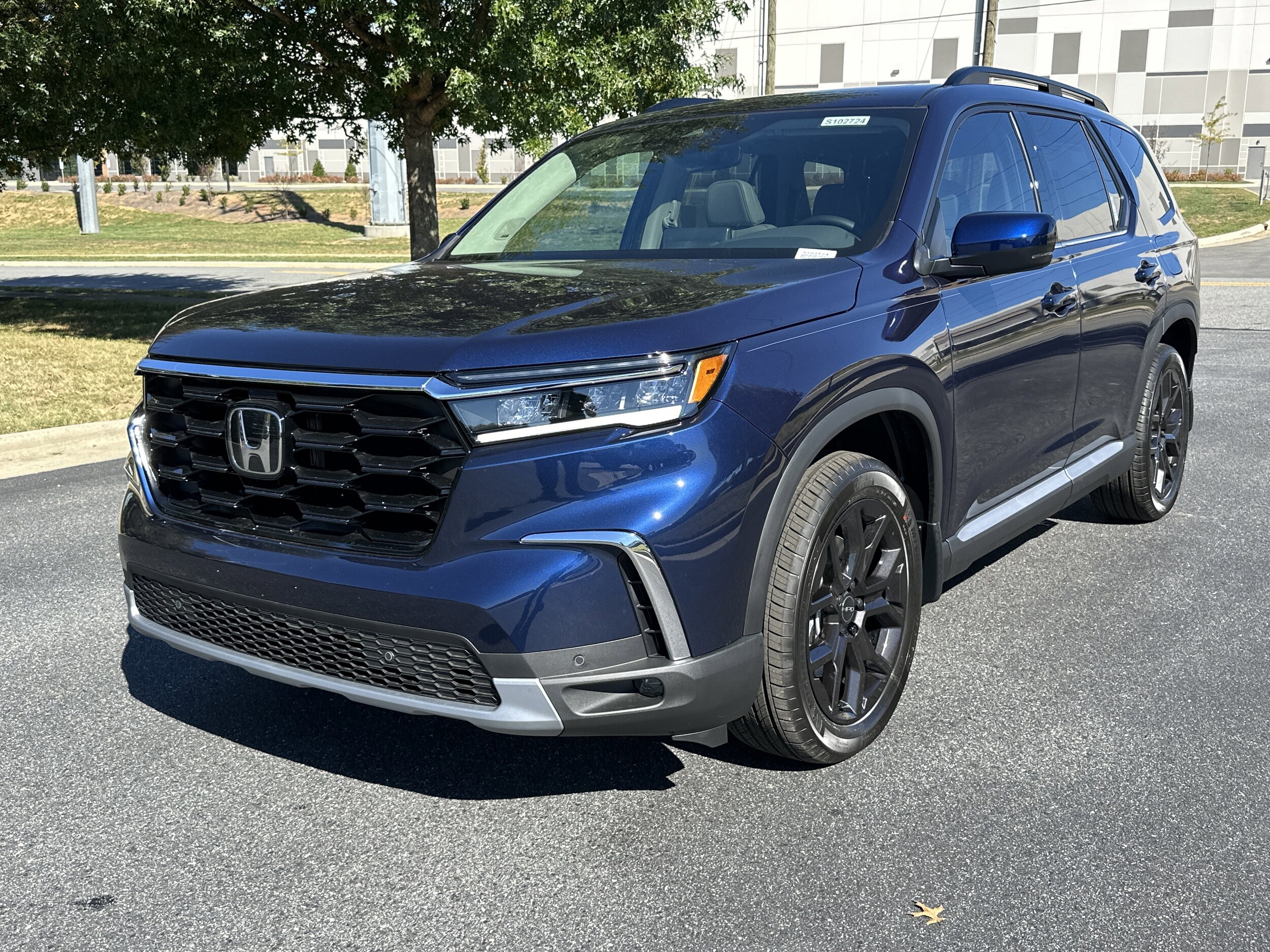 2025 Honda Pilot Touring photo 3