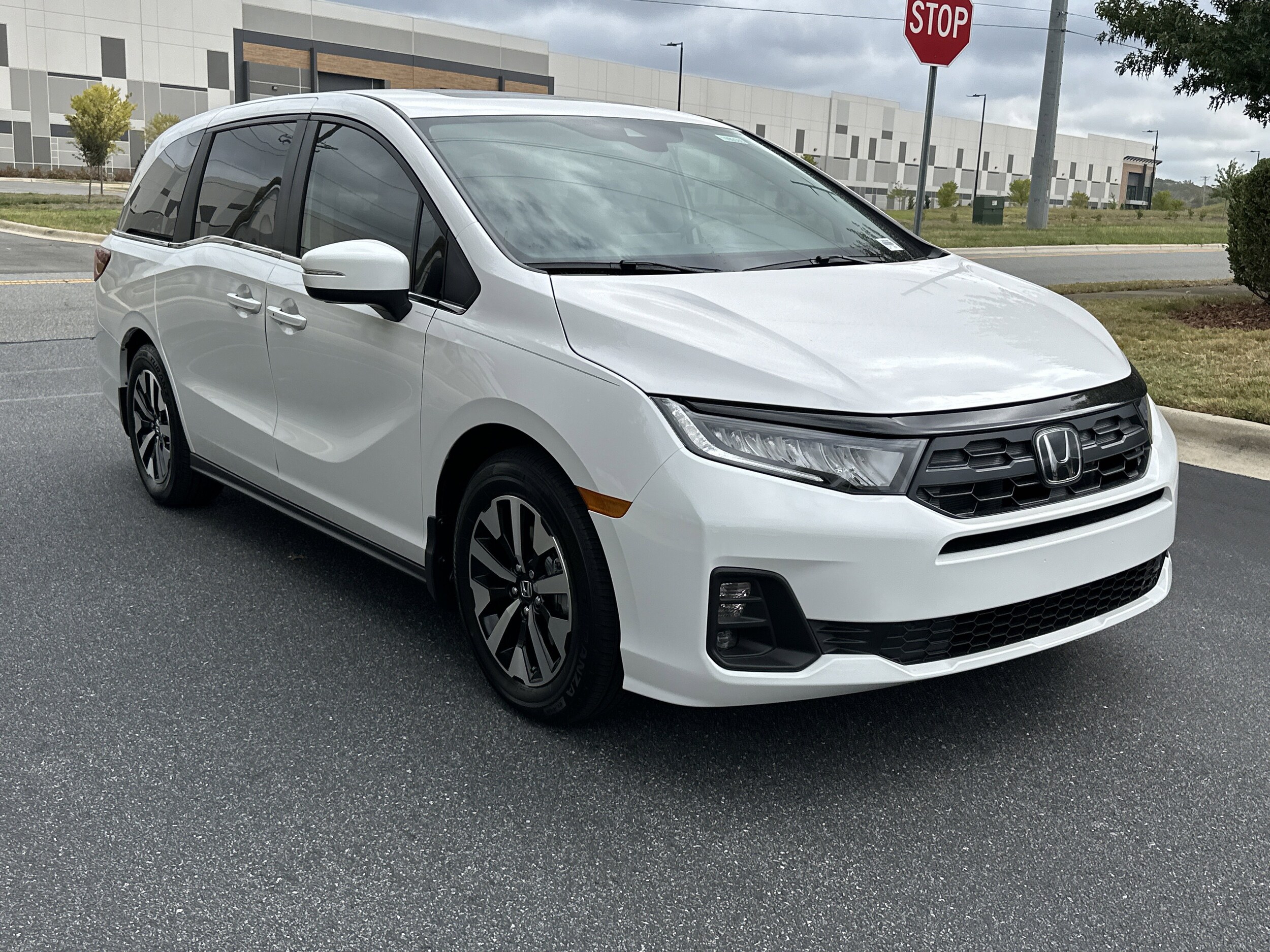 2026 Honda Odyssey EX-L photo 2