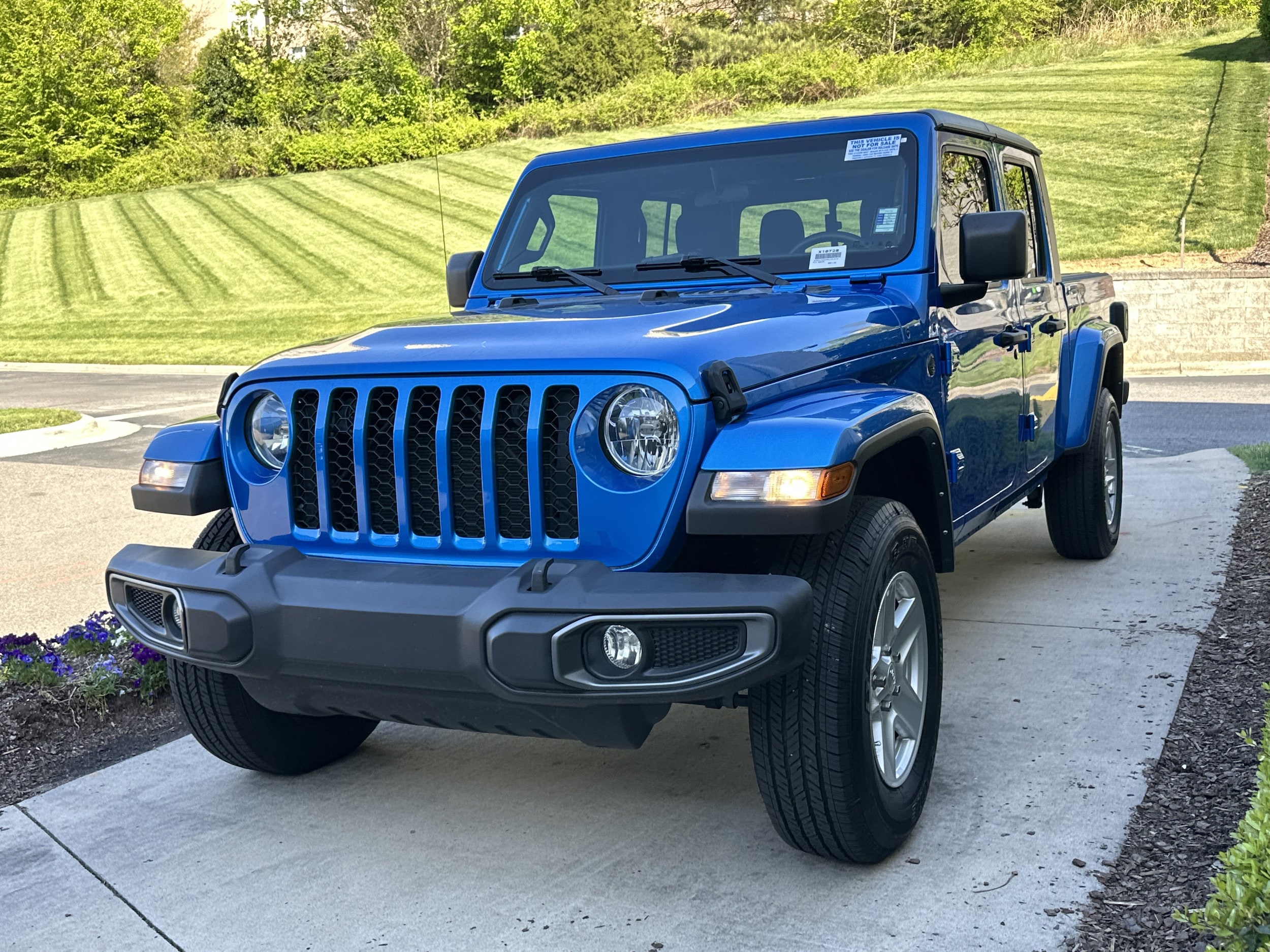 2022 Jeep Gladiator Sport S photo 4