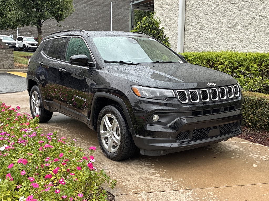 Used 2024 Jeep Compass Latitude SUV
