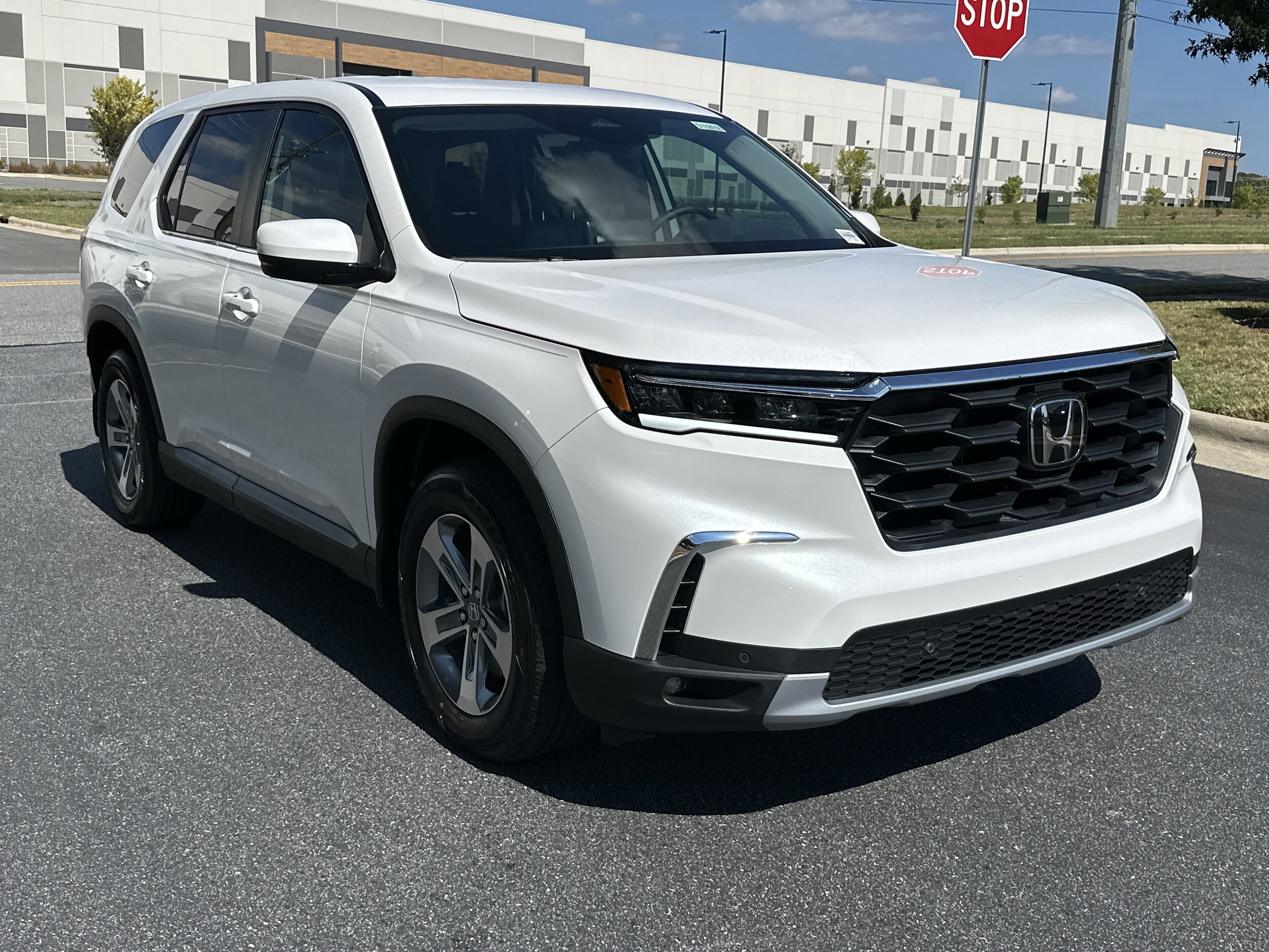 2025 Honda Pilot EX-L photo 2