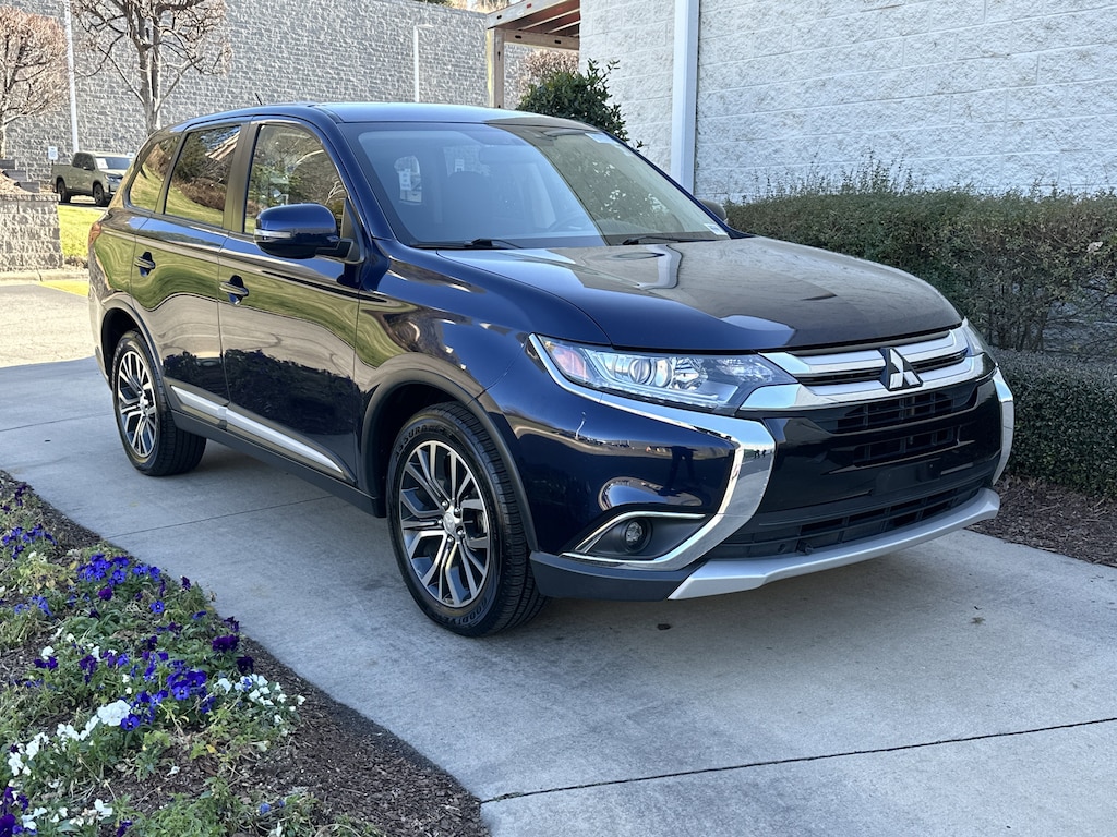 Used 2016 Mitsubishi Outlander SE SUV