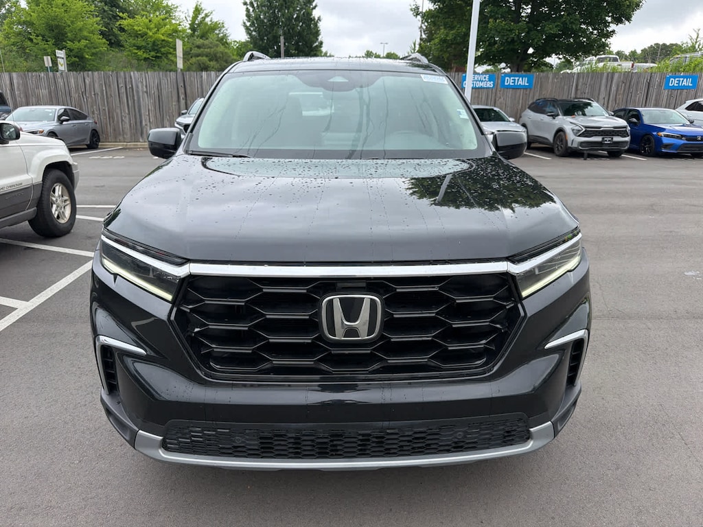Certified 2025 Honda Pilot Touring SUV