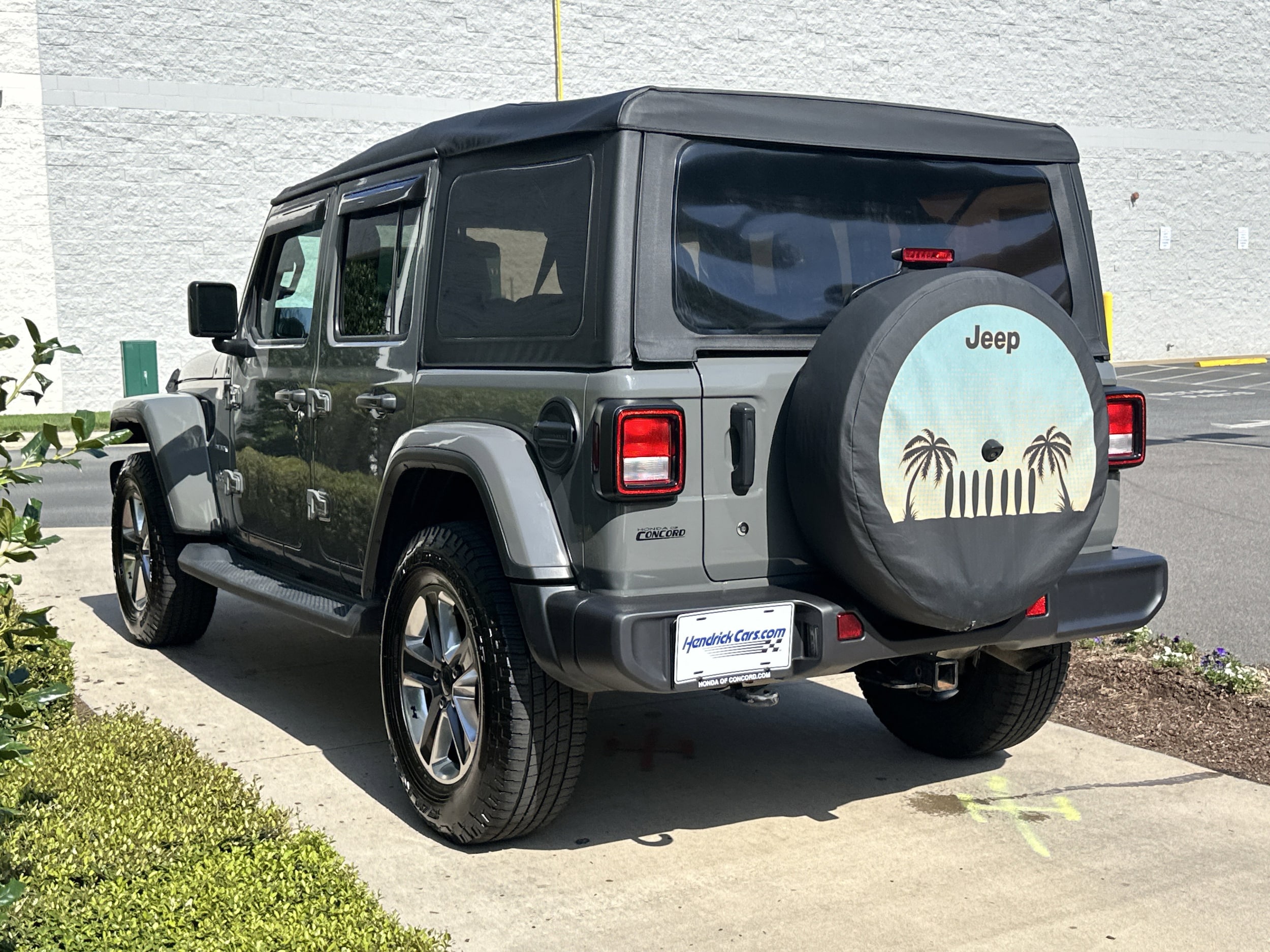 2020 Jeep Wrangler Unlimited Sahara photo 5