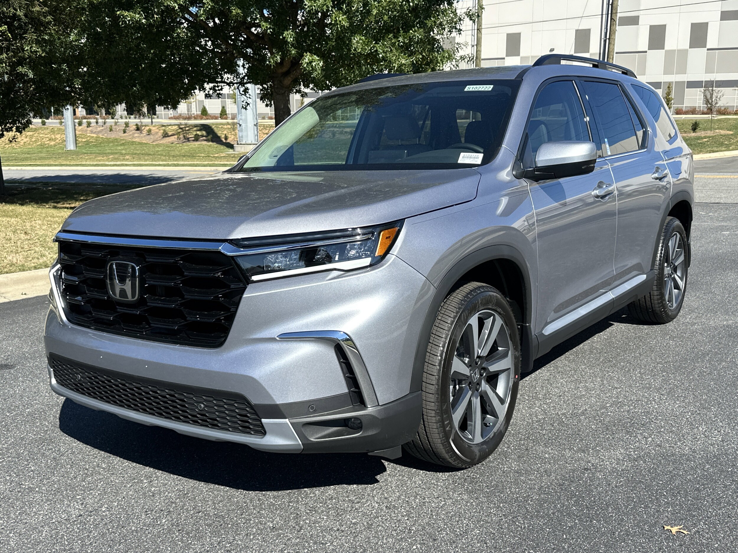 2025 Honda Pilot Touring photo 3