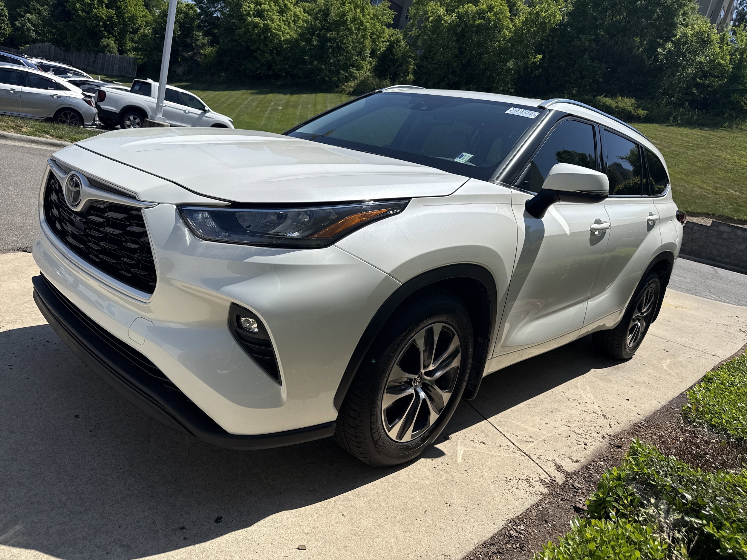 2020 Toyota Highlander XLE photo 5