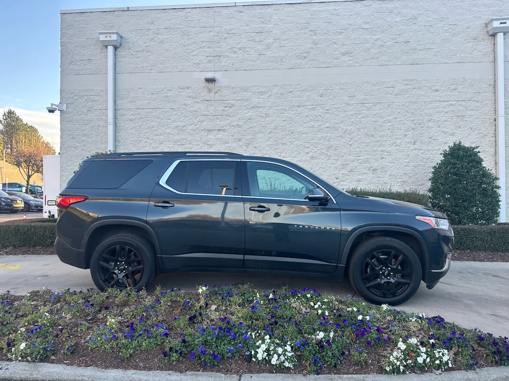 Used 2020 Chevrolet Traverse LT Cloth SUV