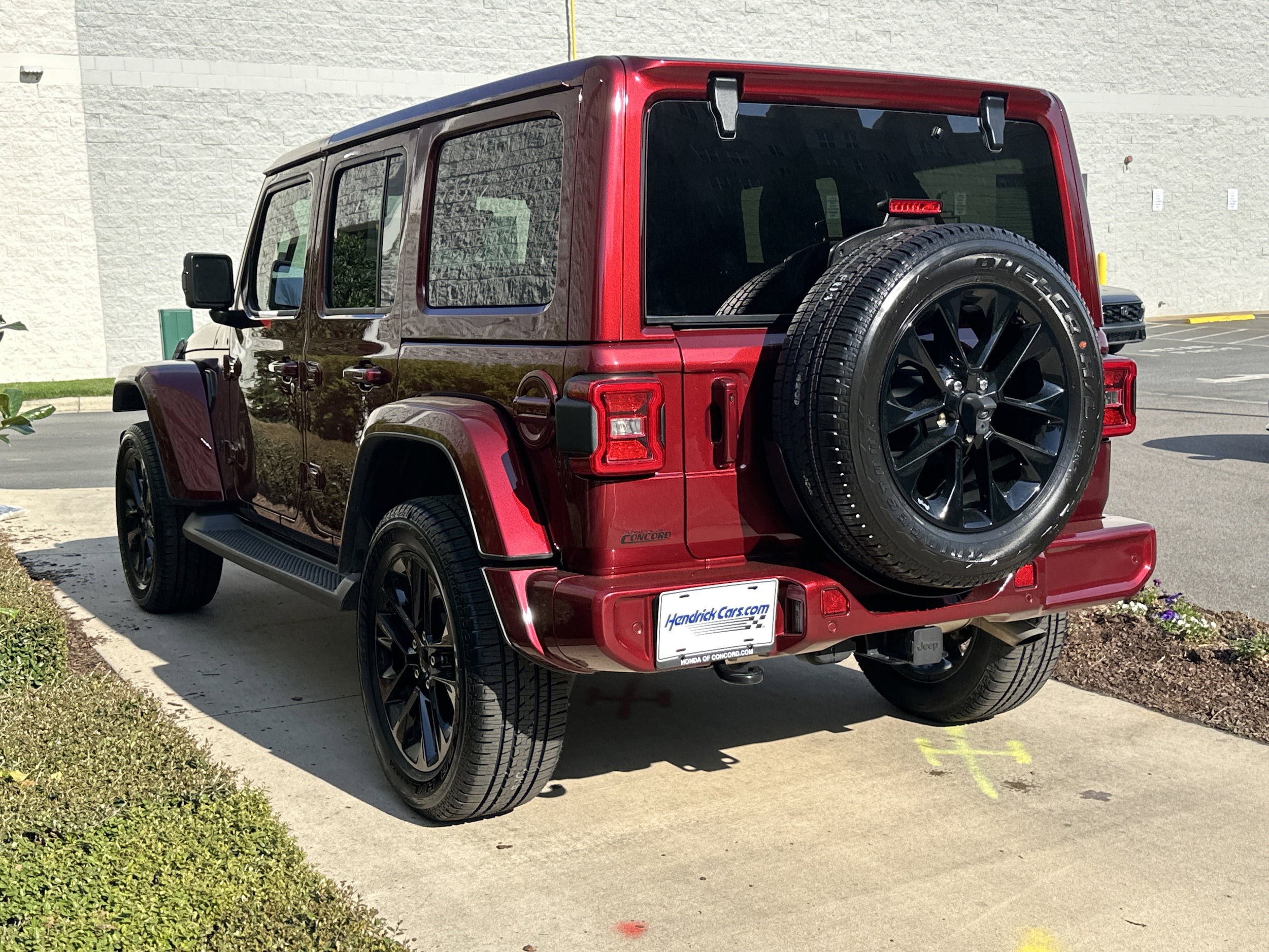 2021 Jeep Wrangler Unlimited Sahara High Altitude photo 4
