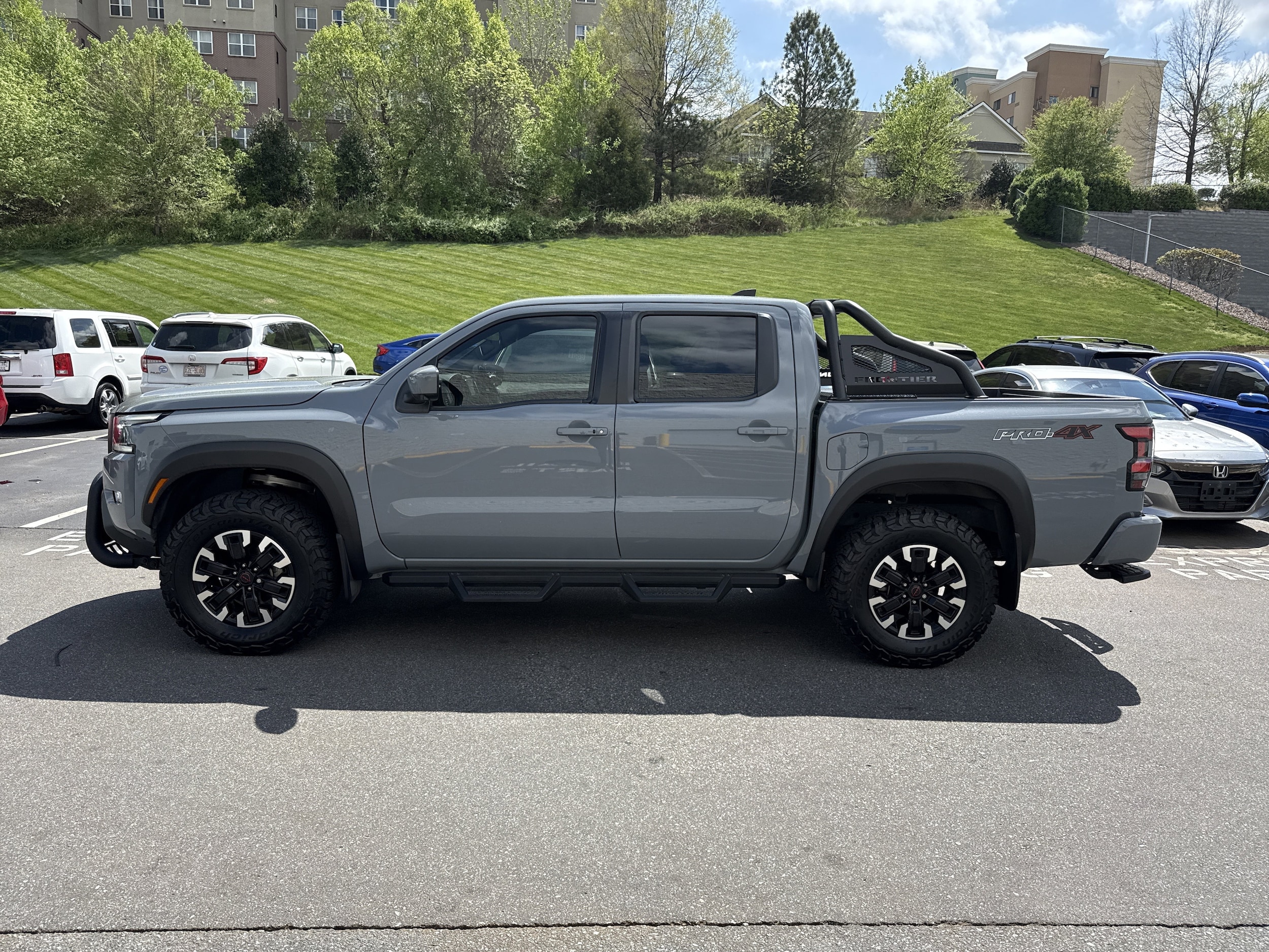 2022 Nissan Frontier PRO-4X photo 4