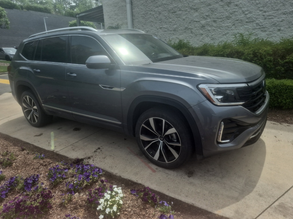 Used 2024 Volkswagen Atlas 2.0T SEL Premium R-Line SUV