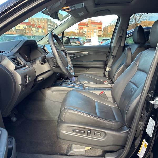 2022 Honda Pilot Special Edition photo 2