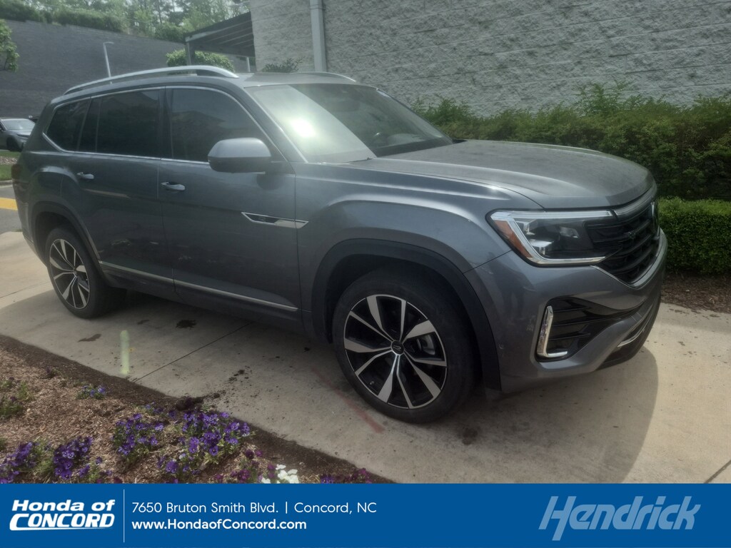 Used 2024 Volkswagen Atlas 2.0T SEL Premium R-Line SUV