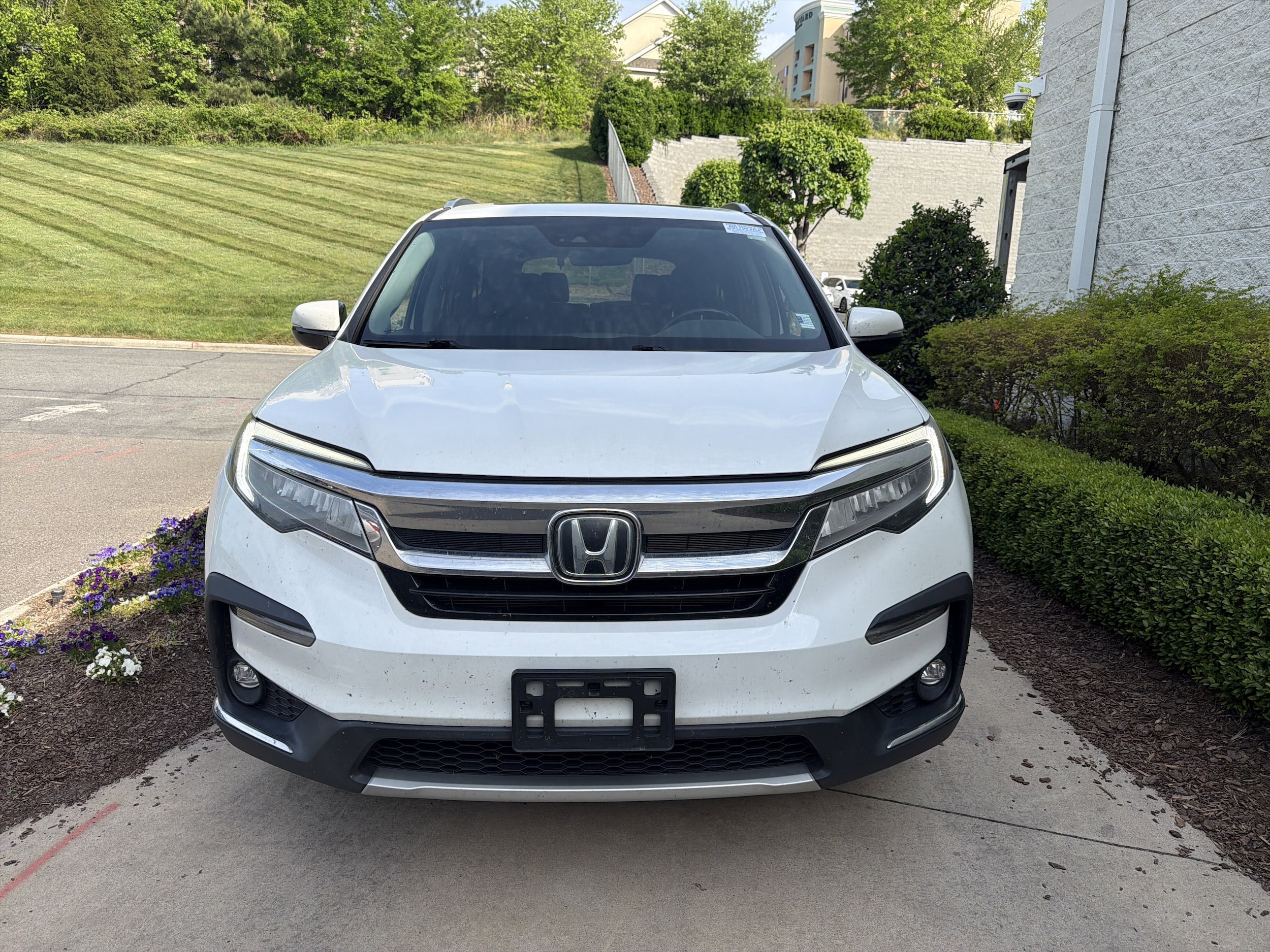 2021 Honda Pilot Touring 7-Passenger photo 3