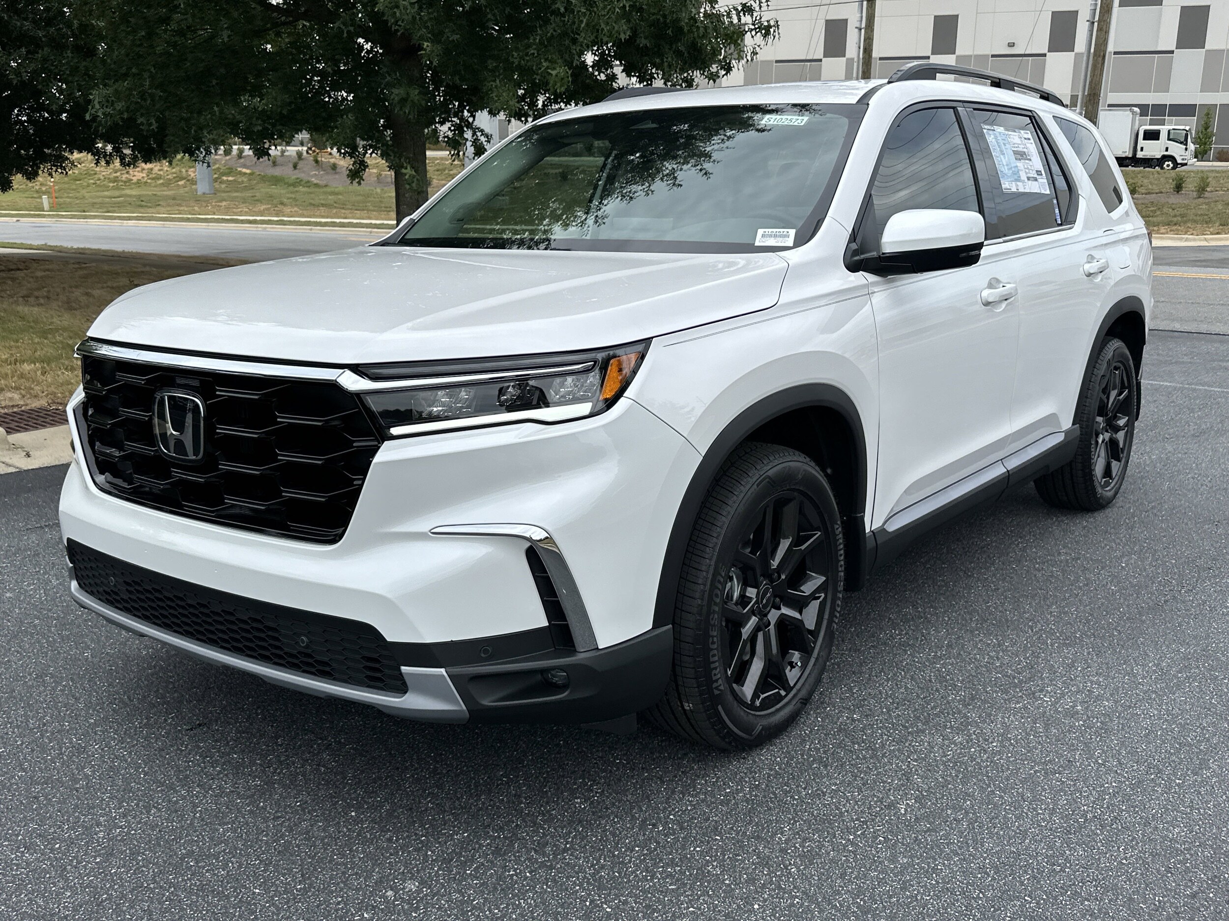 2025 Honda Pilot Touring photo 3