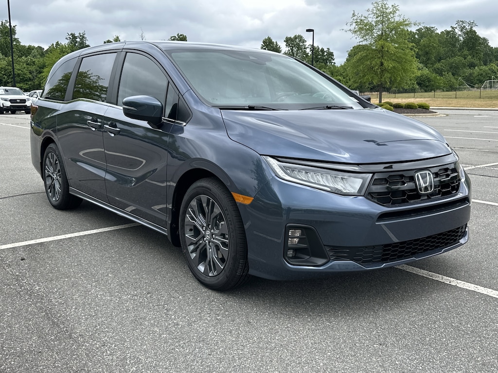 New 2026 Honda Odyssey Touring Minivan