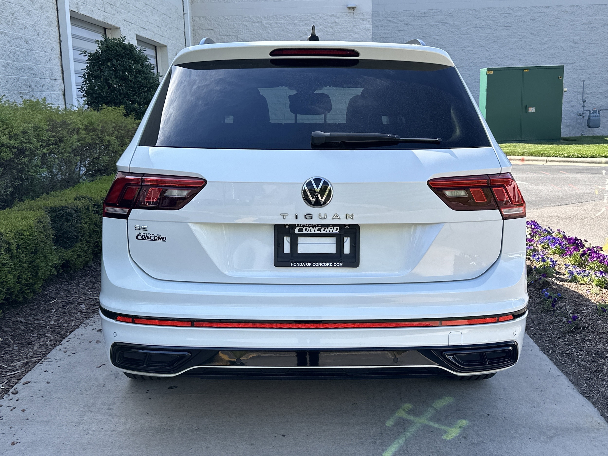 2022 Volkswagen Tiguan SE R-Line Black photo 6