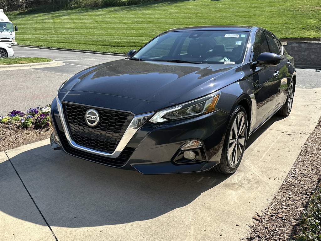 Used 2021 Nissan Altima 2.5 SL Sedan