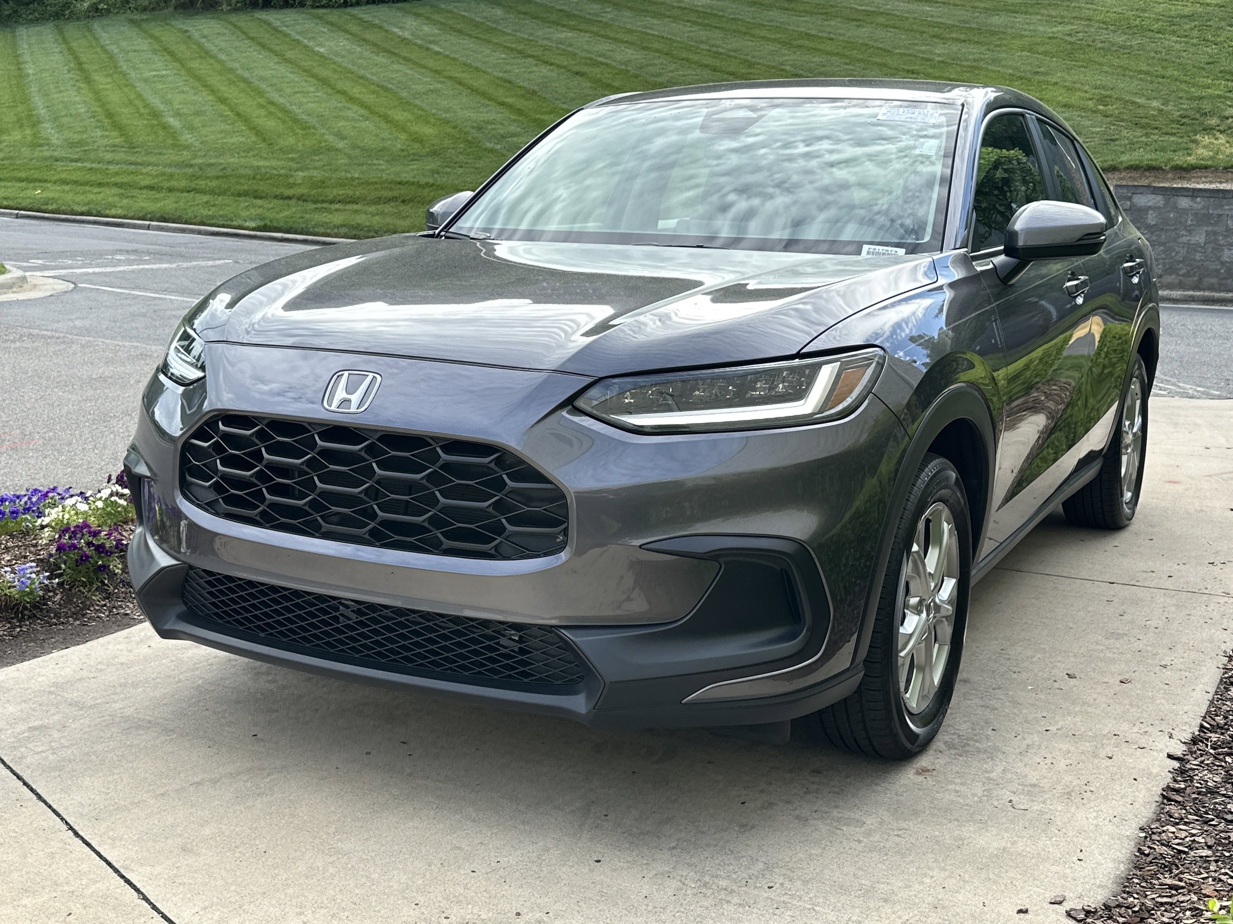 2025 Honda HR-V LX photo 4