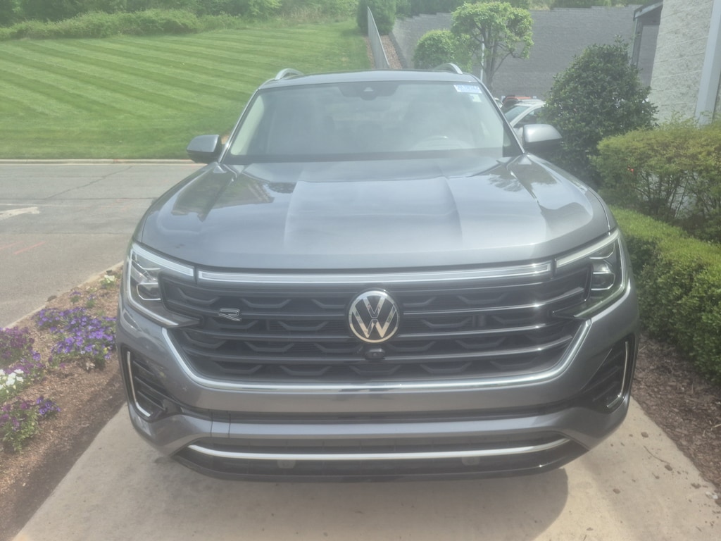 Used 2024 Volkswagen Atlas 2.0T SEL Premium R-Line SUV