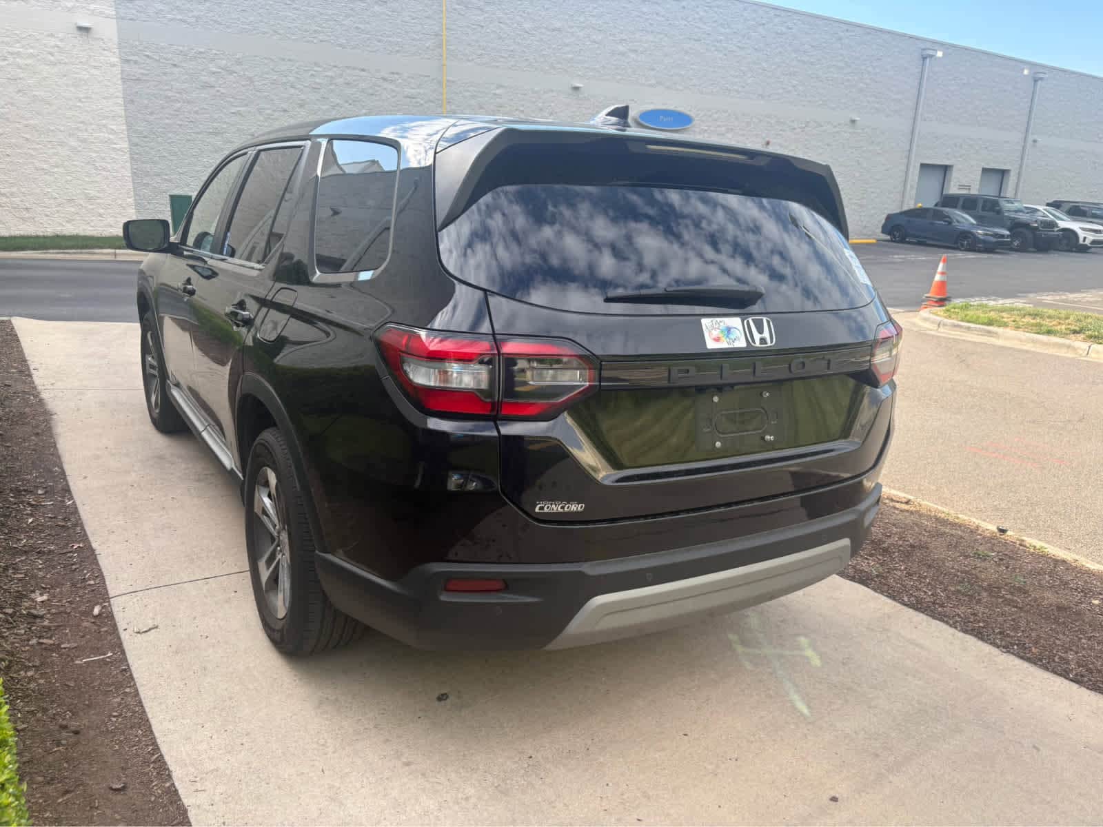 2024 Honda Pilot EX-L 7 Passenger photo 6