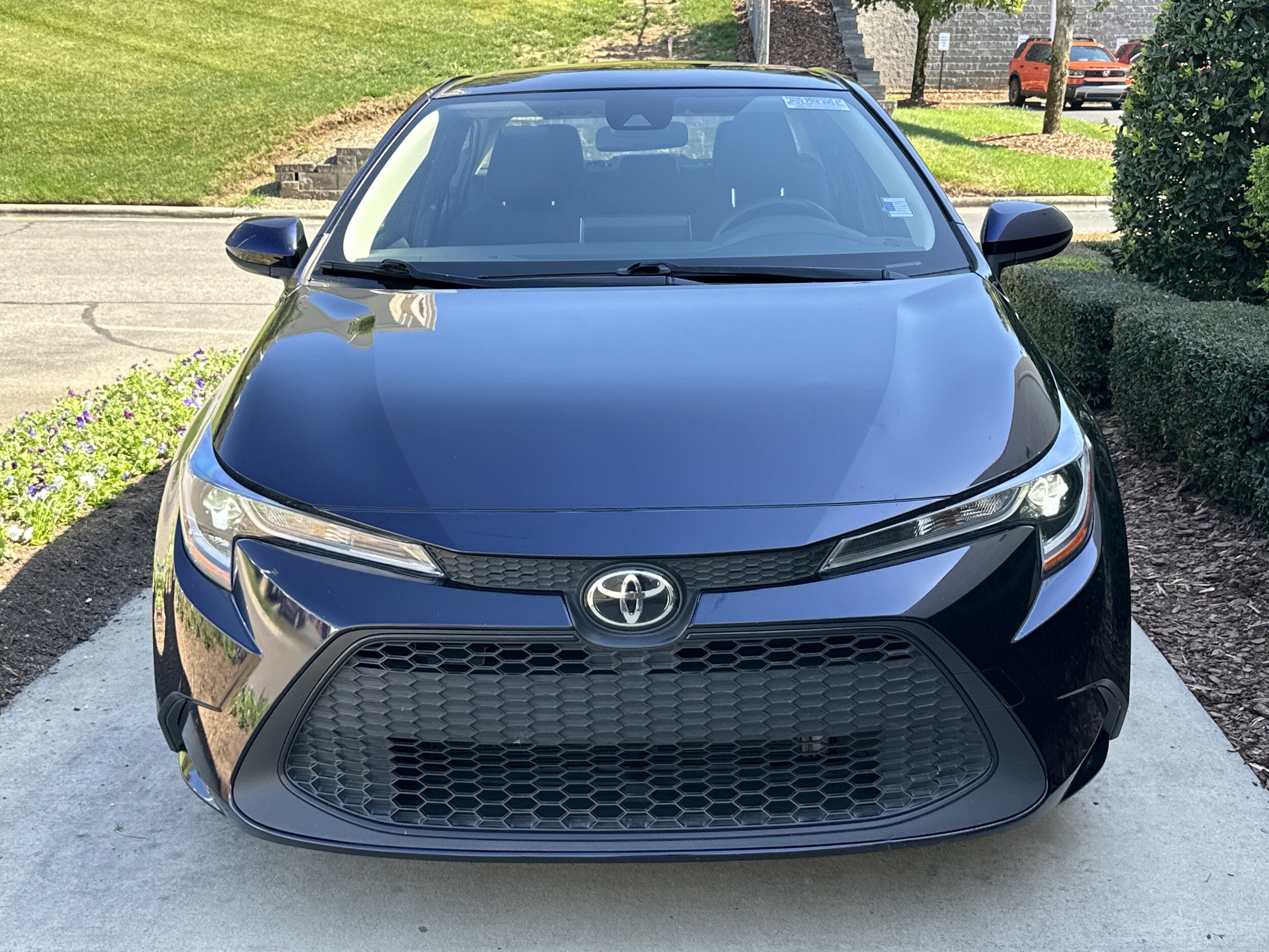 2021 Toyota Corolla LE photo 3