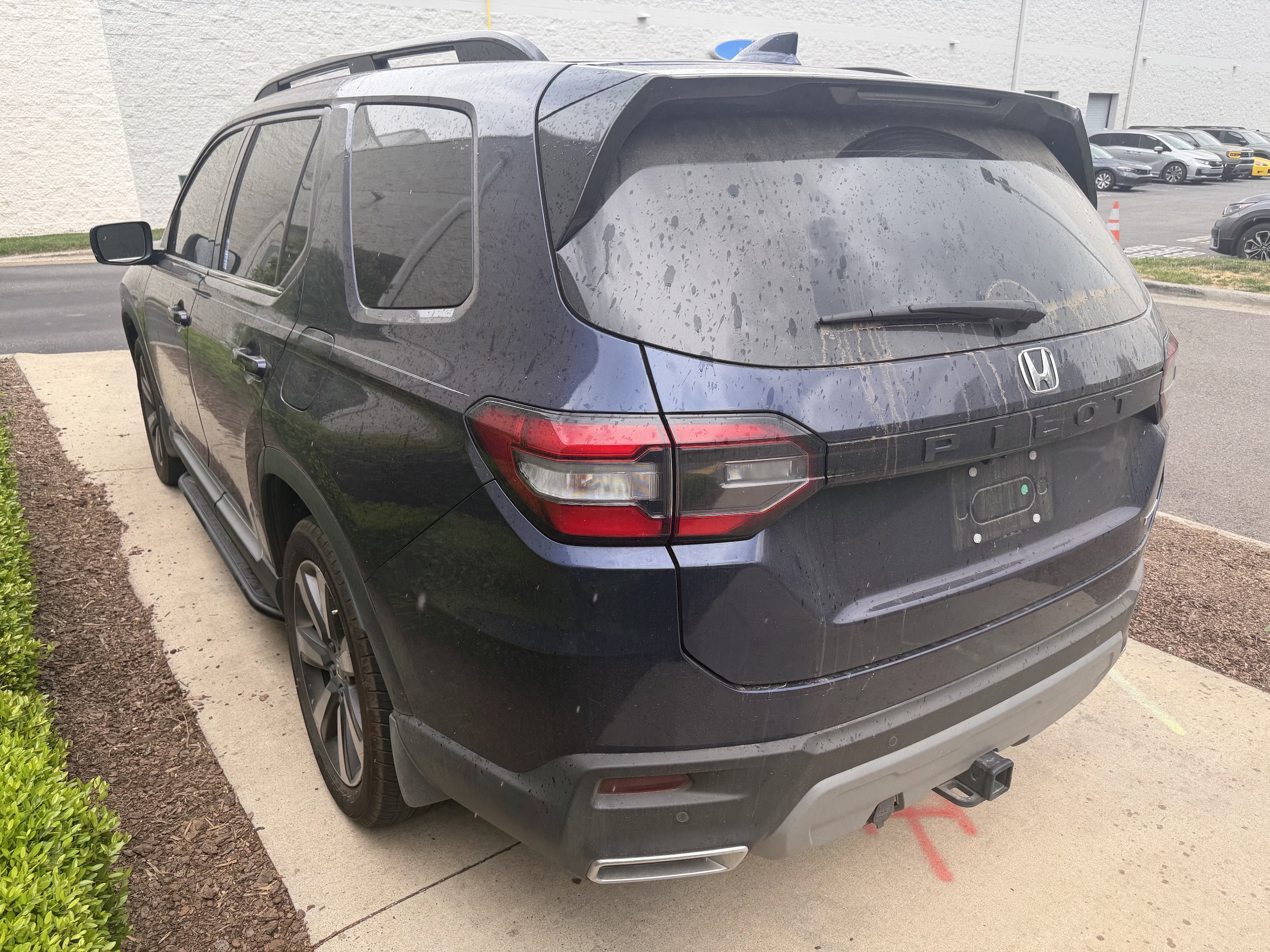 2025 Honda Pilot Touring photo 2