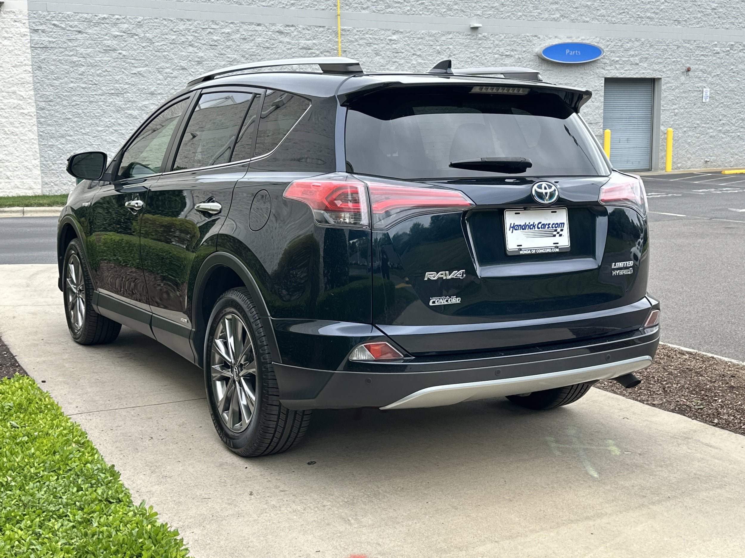 2018 Toyota RAV4 Hybrid Limited photo 5