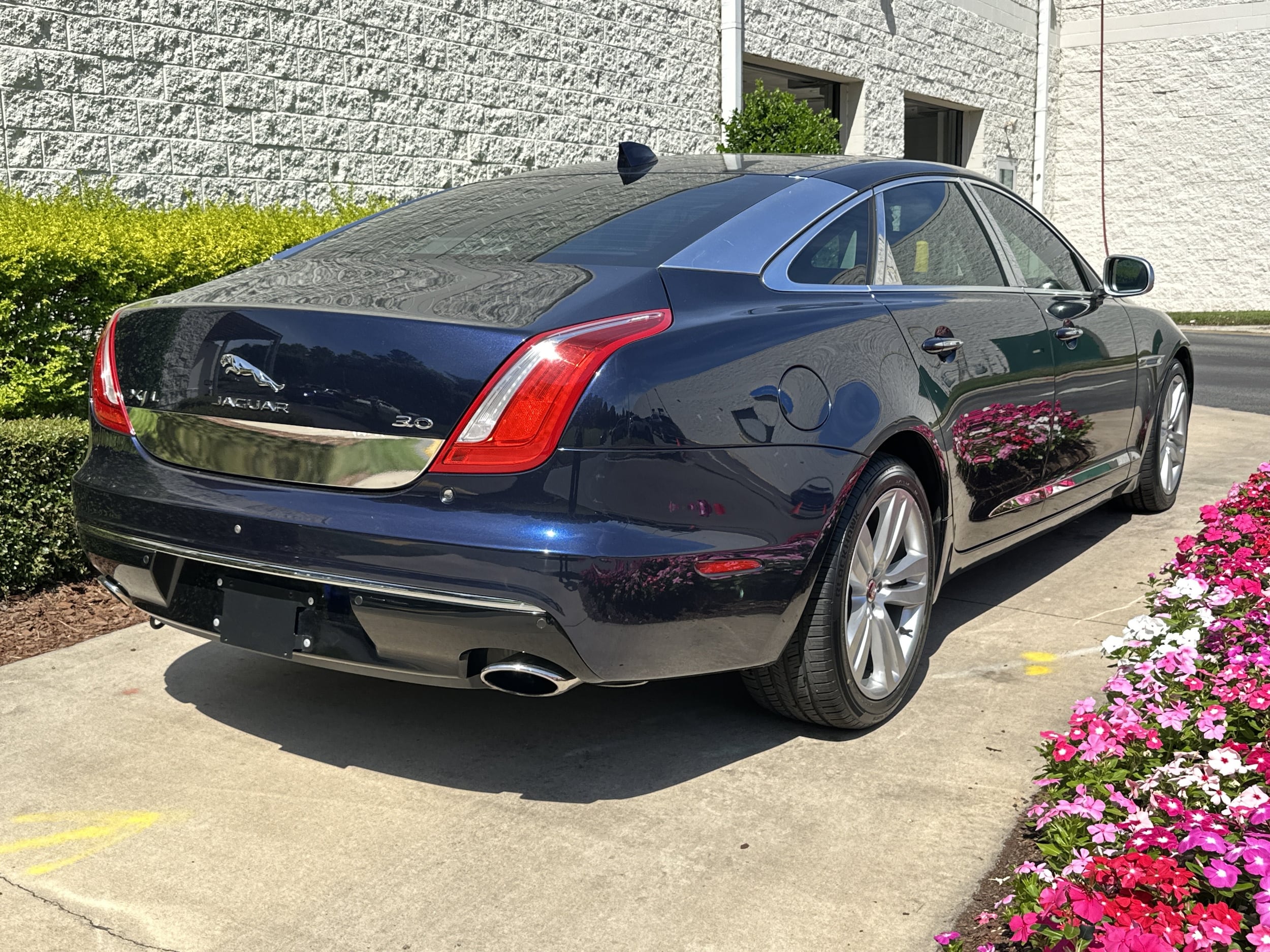 Jaguar XJ XJL Portfolio