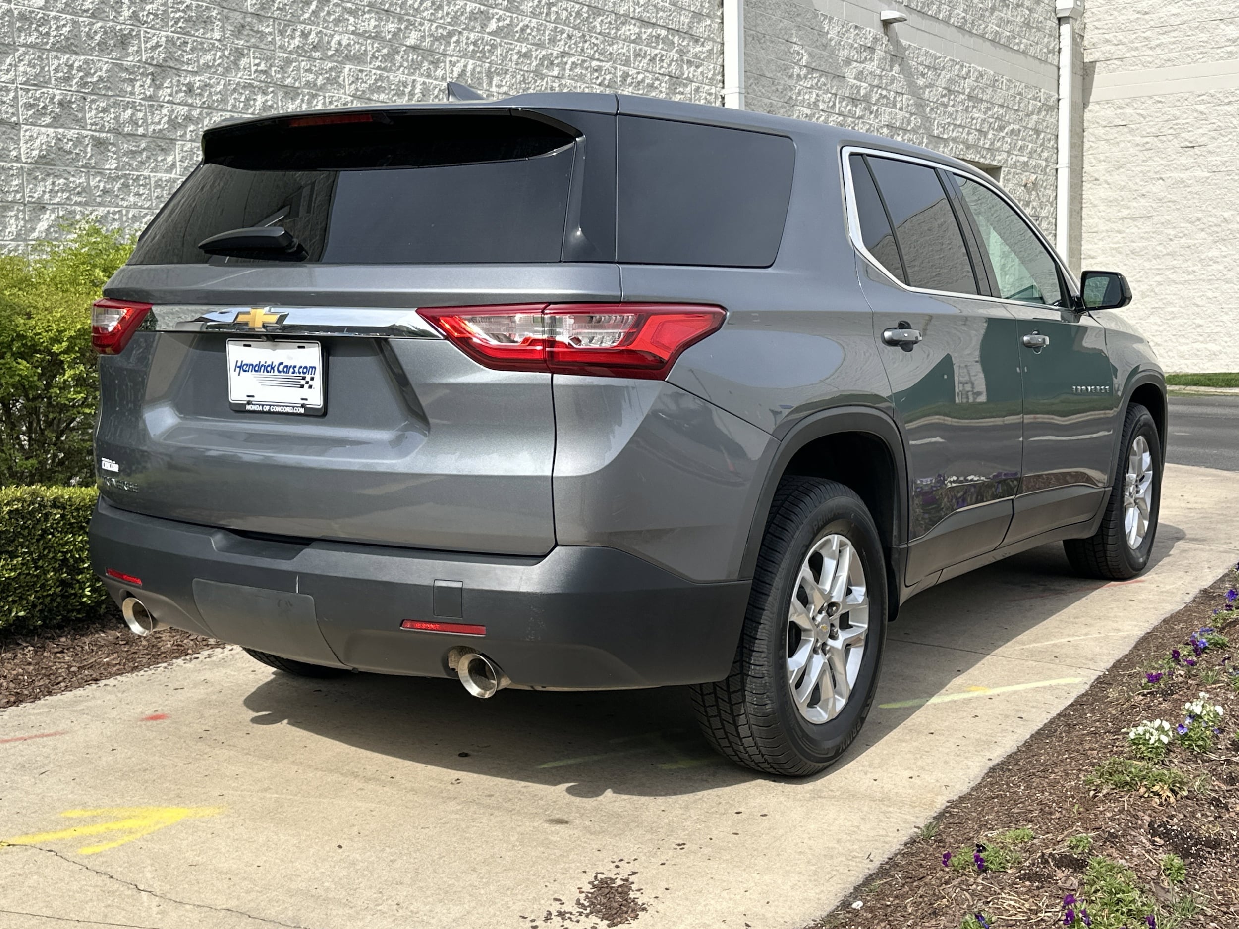 2020 Chevrolet Traverse LS photo 3