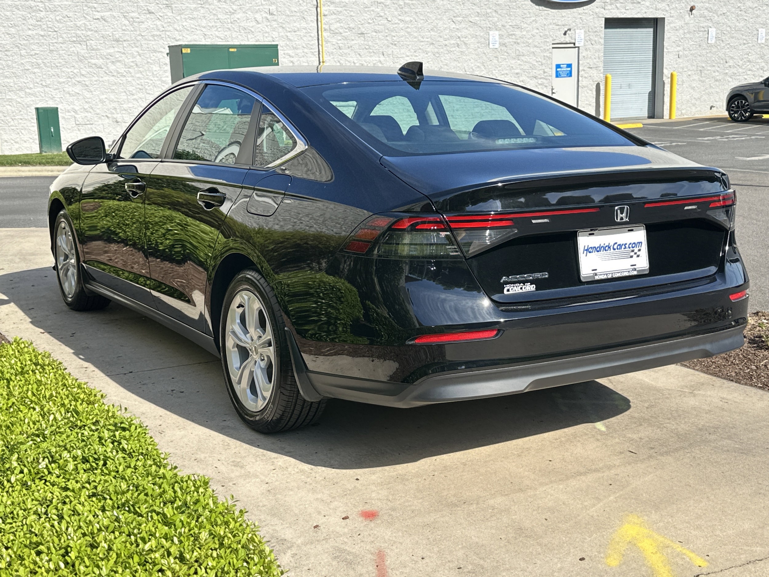 2025 Honda Accord LX photo 5