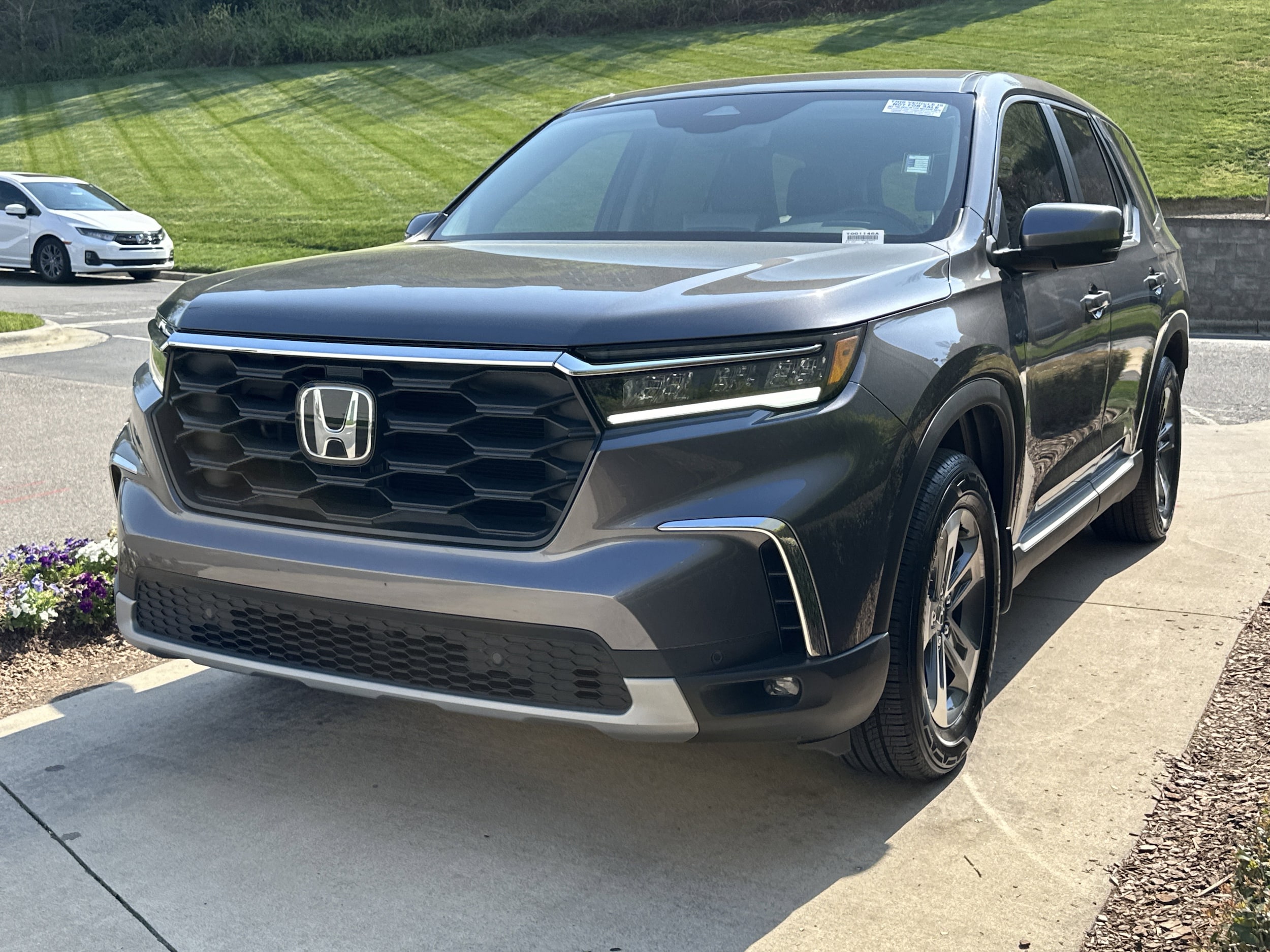 2025 Honda Pilot EX-L photo 4