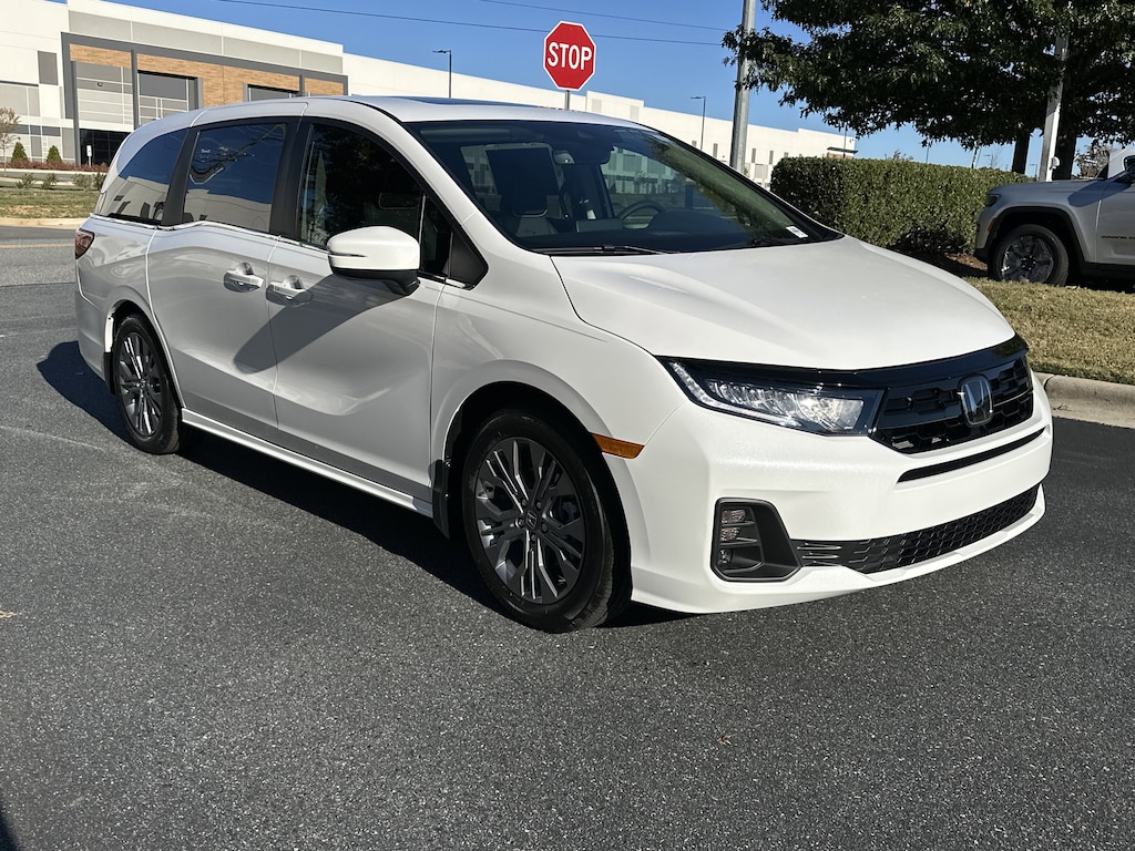 New 2026 Honda Odyssey Touring Minivan