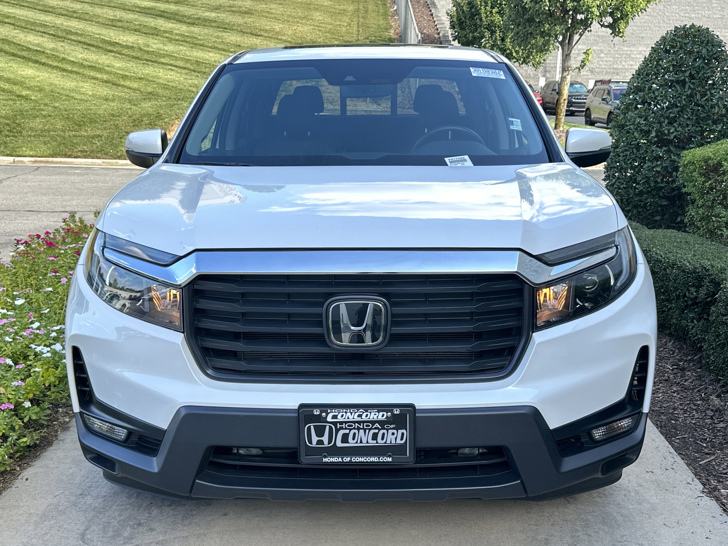 2023 Honda Ridgeline RTL photo 2