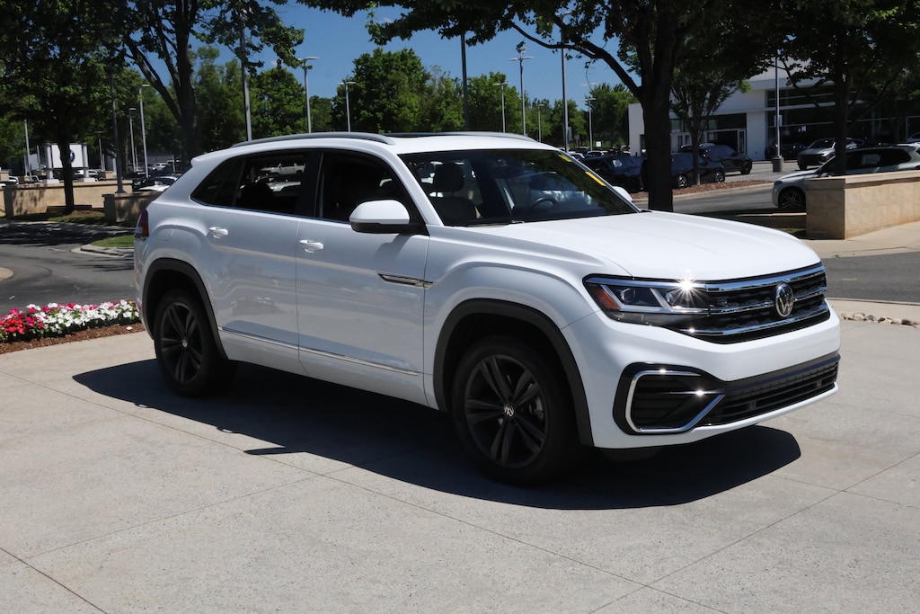Used 2021 Volkswagen Atlas Cross Sport 3.6L V6 SE w/Technology R-Line SUV