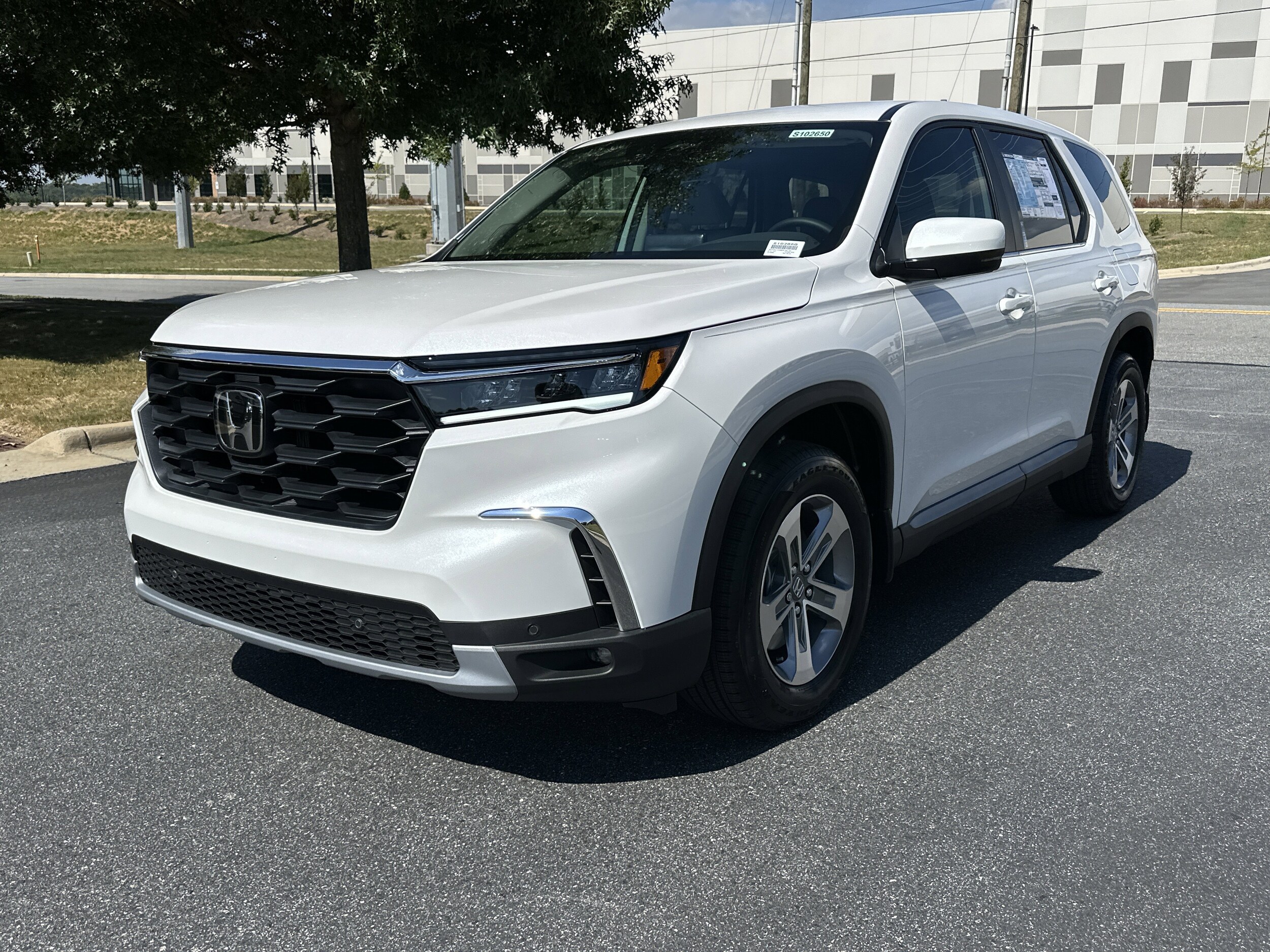 2025 Honda Pilot EX-L photo 3