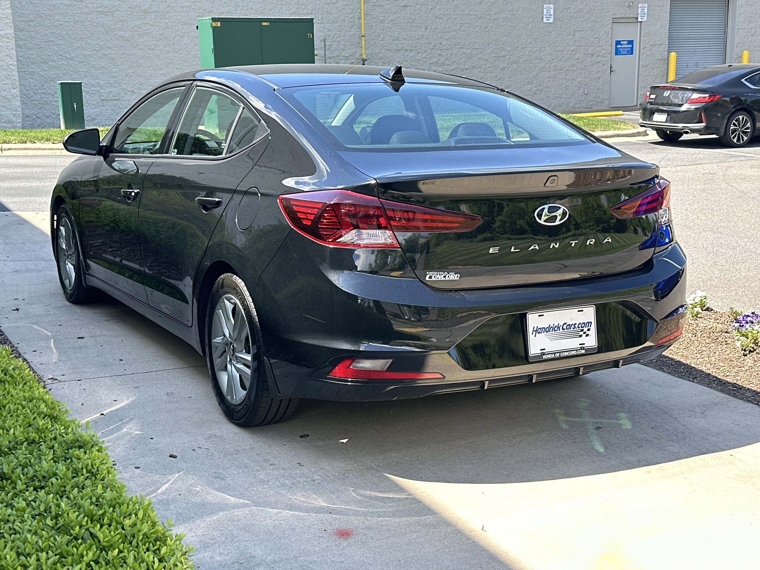 2020 Hyundai Elantra Value Edition photo 3
