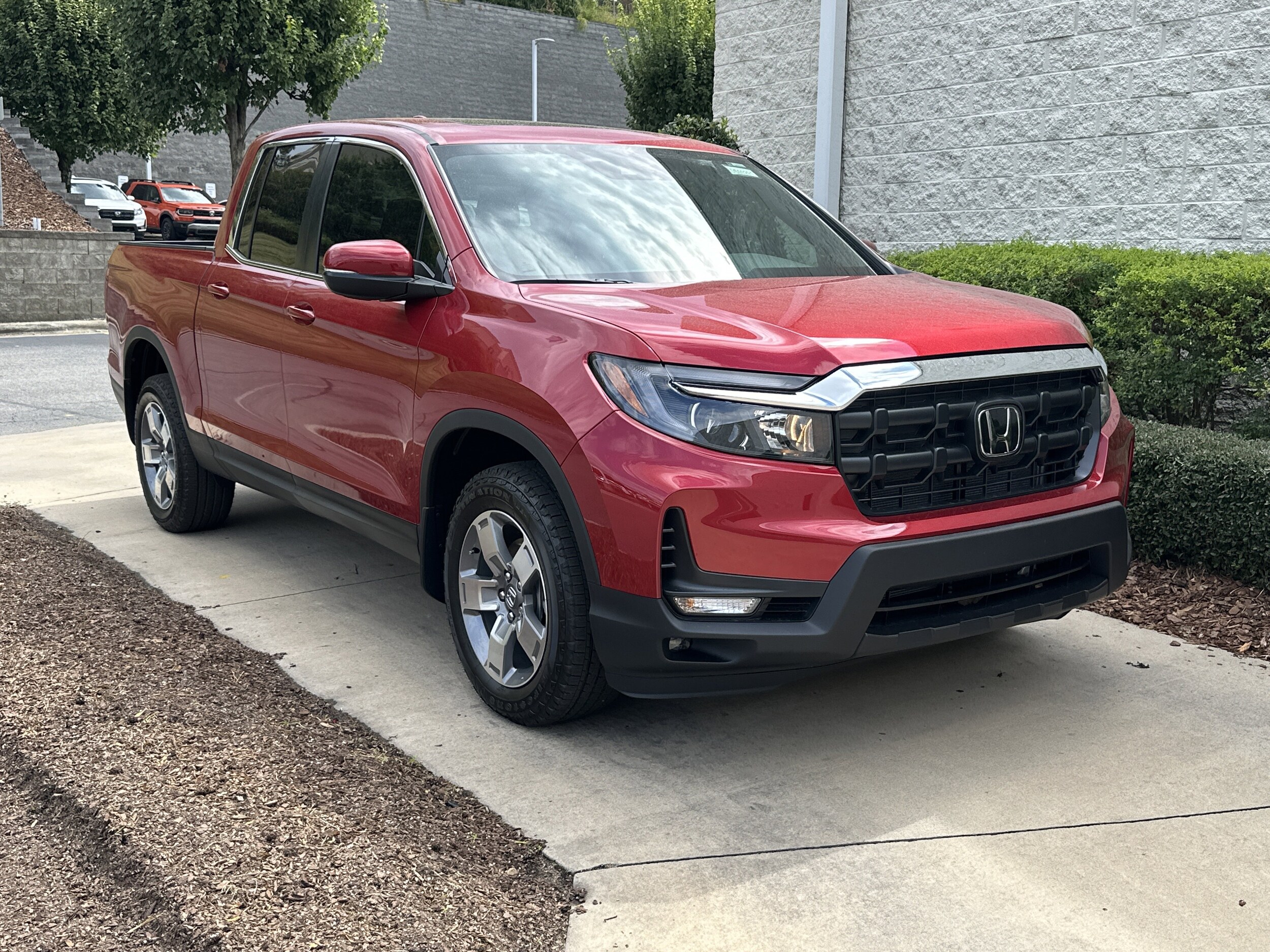 2025 Honda Ridgeline RTL photo 2