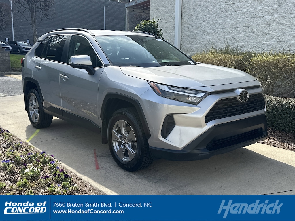 Used 2022 Toyota RAV4 XLE SUV