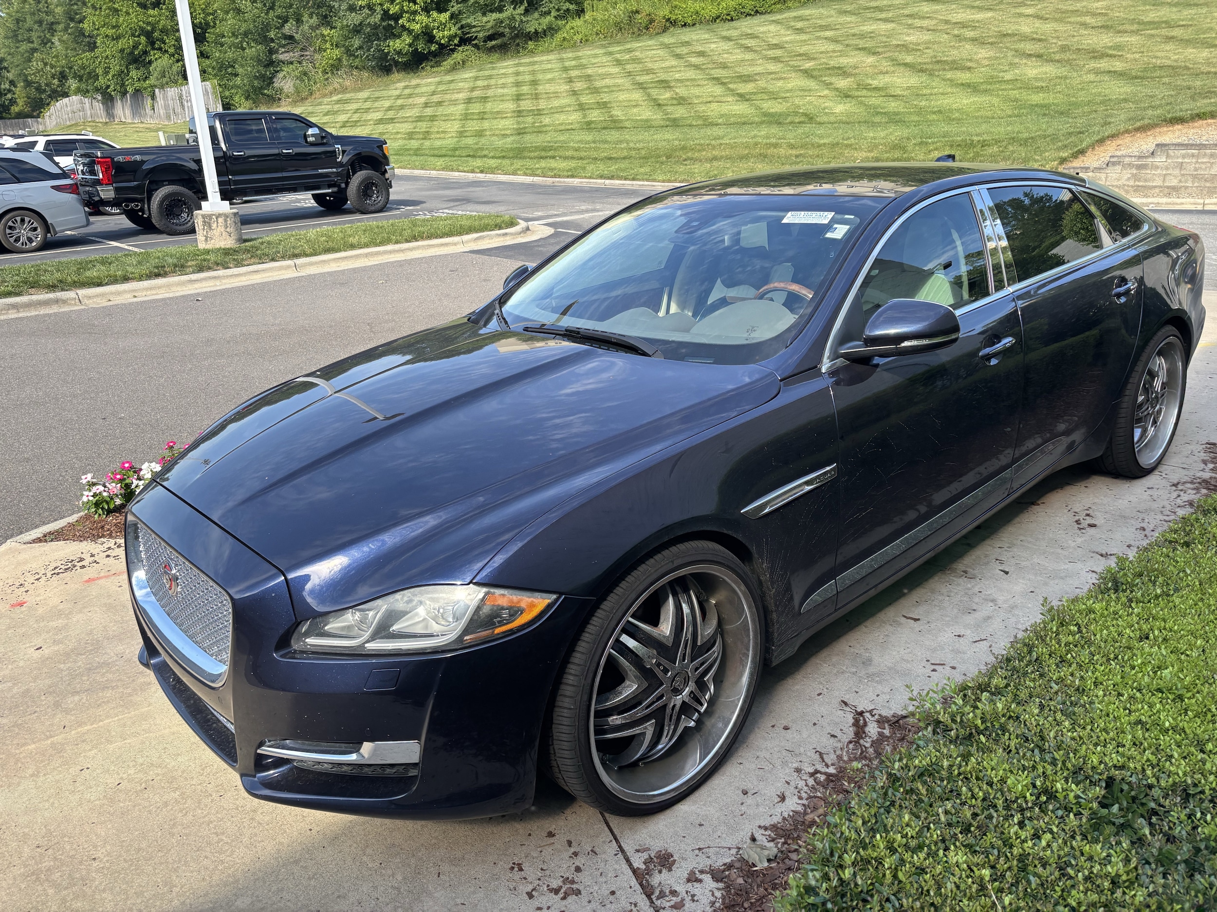 Jaguar XJ XJL Portfolio