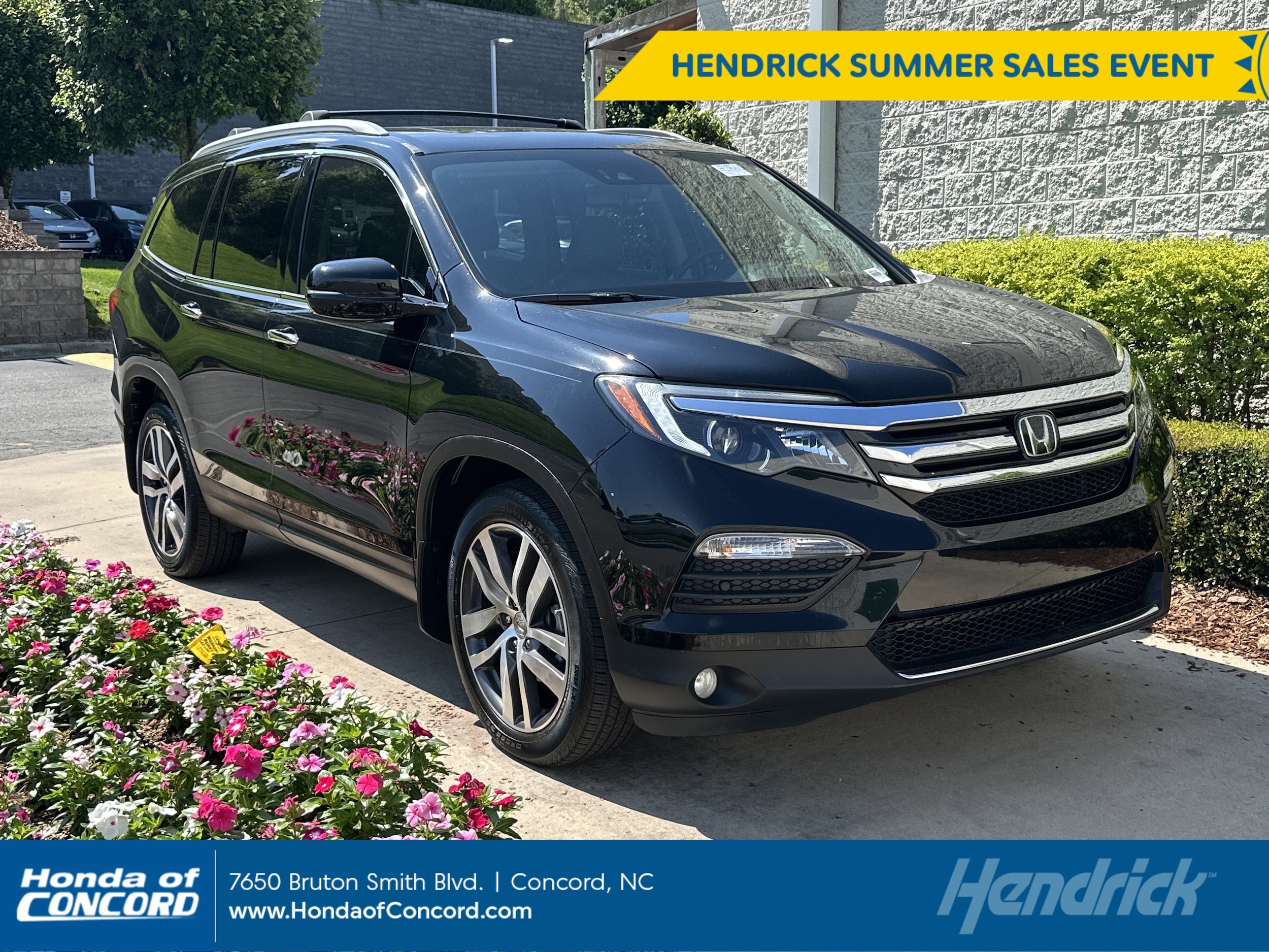 2017 Honda Pilot 4WD Elite's photo