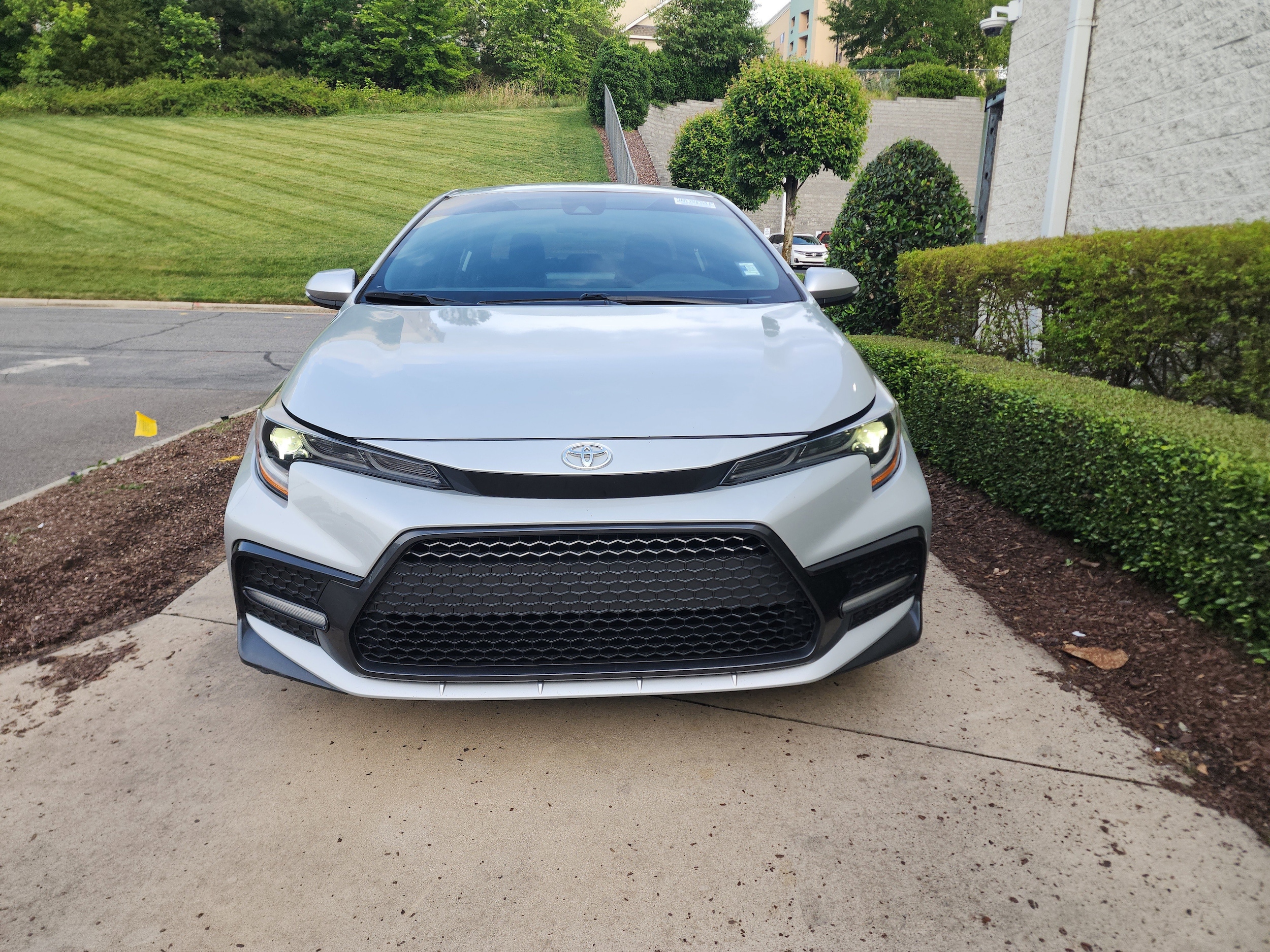2022 Toyota Corolla SE photo 2