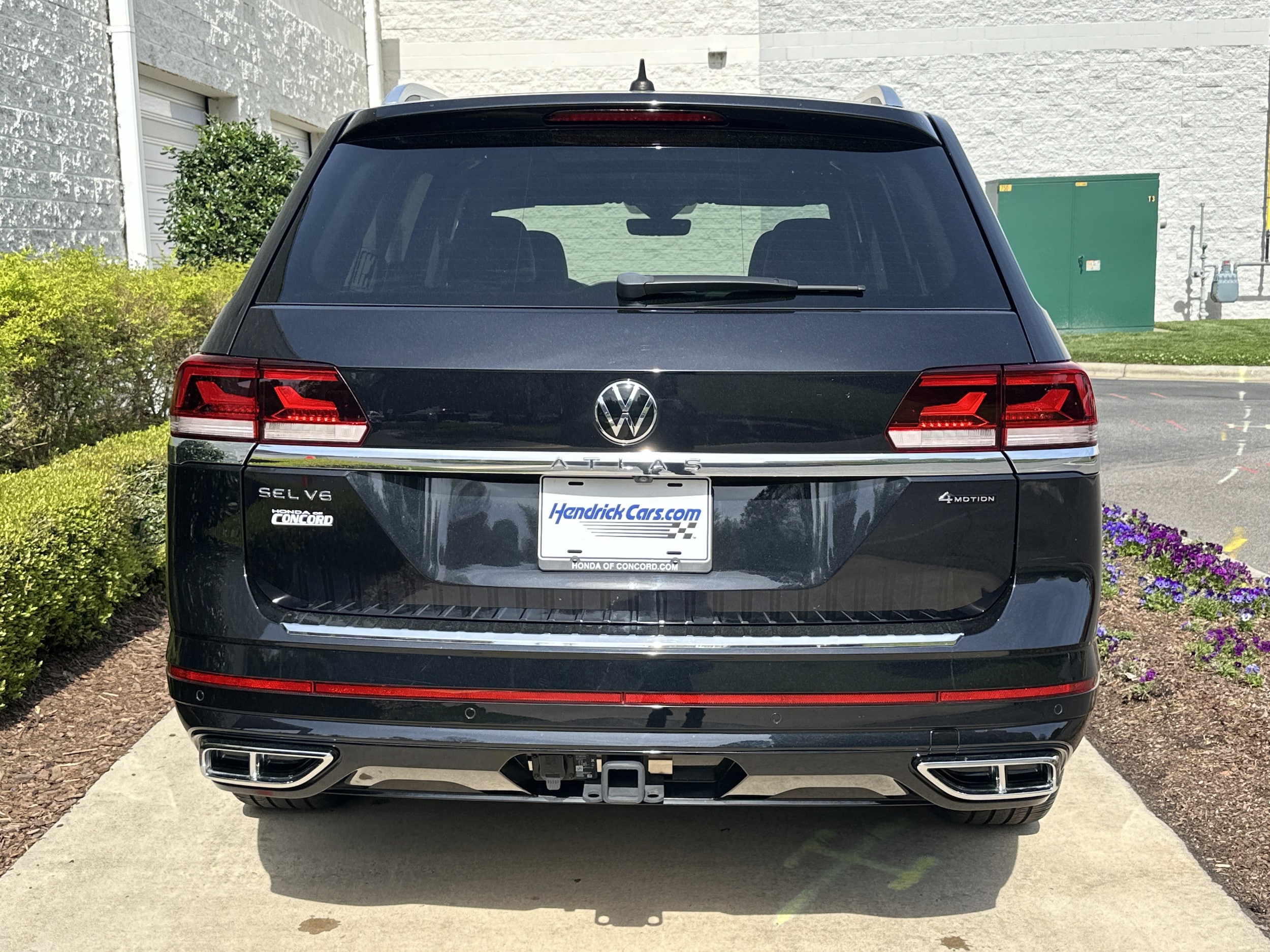 2023 Volkswagen Atlas 3.6L V6 SEL Premium R-Line photo 5