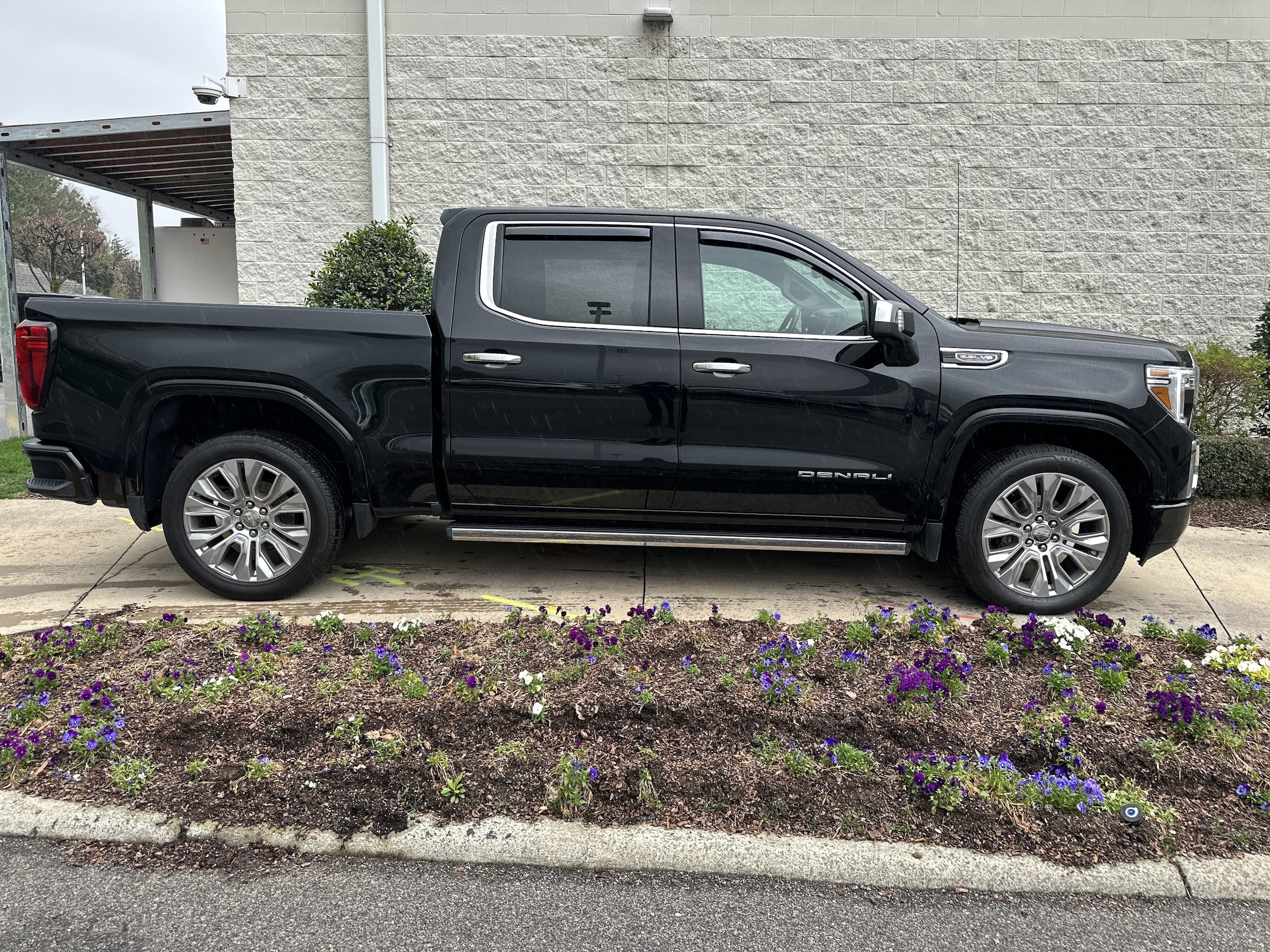 2022 GMC Sierra 1500 Limited Denali photo 3