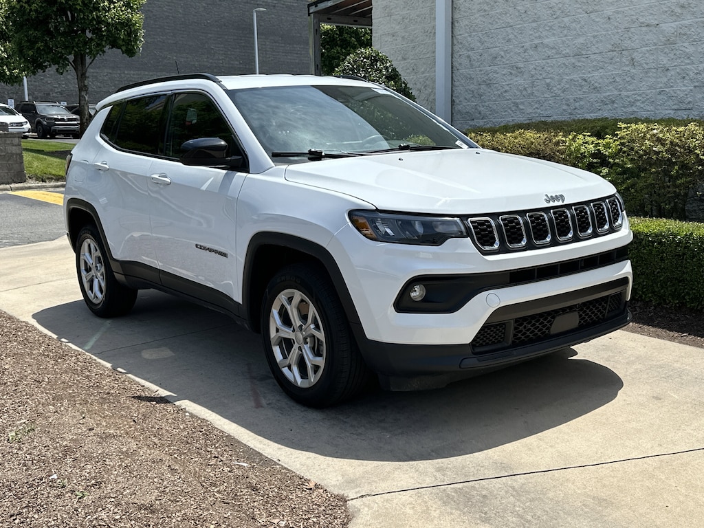 Used 2024 Jeep Compass Latitude SUV
