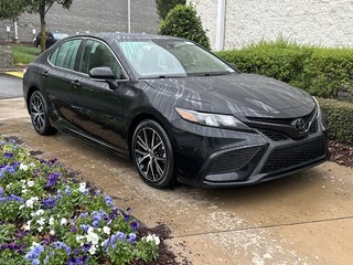 2023 Toyota Camry SE Sedan