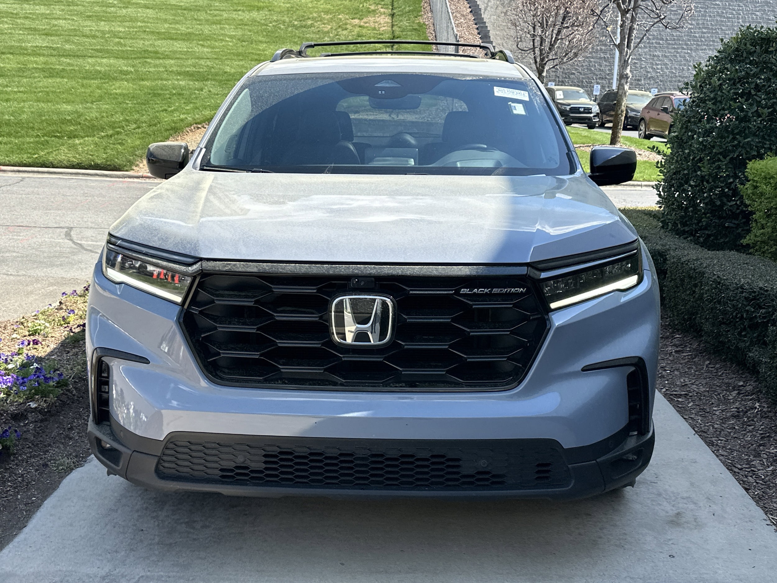 2025 Honda Pilot Black Edition photo 2